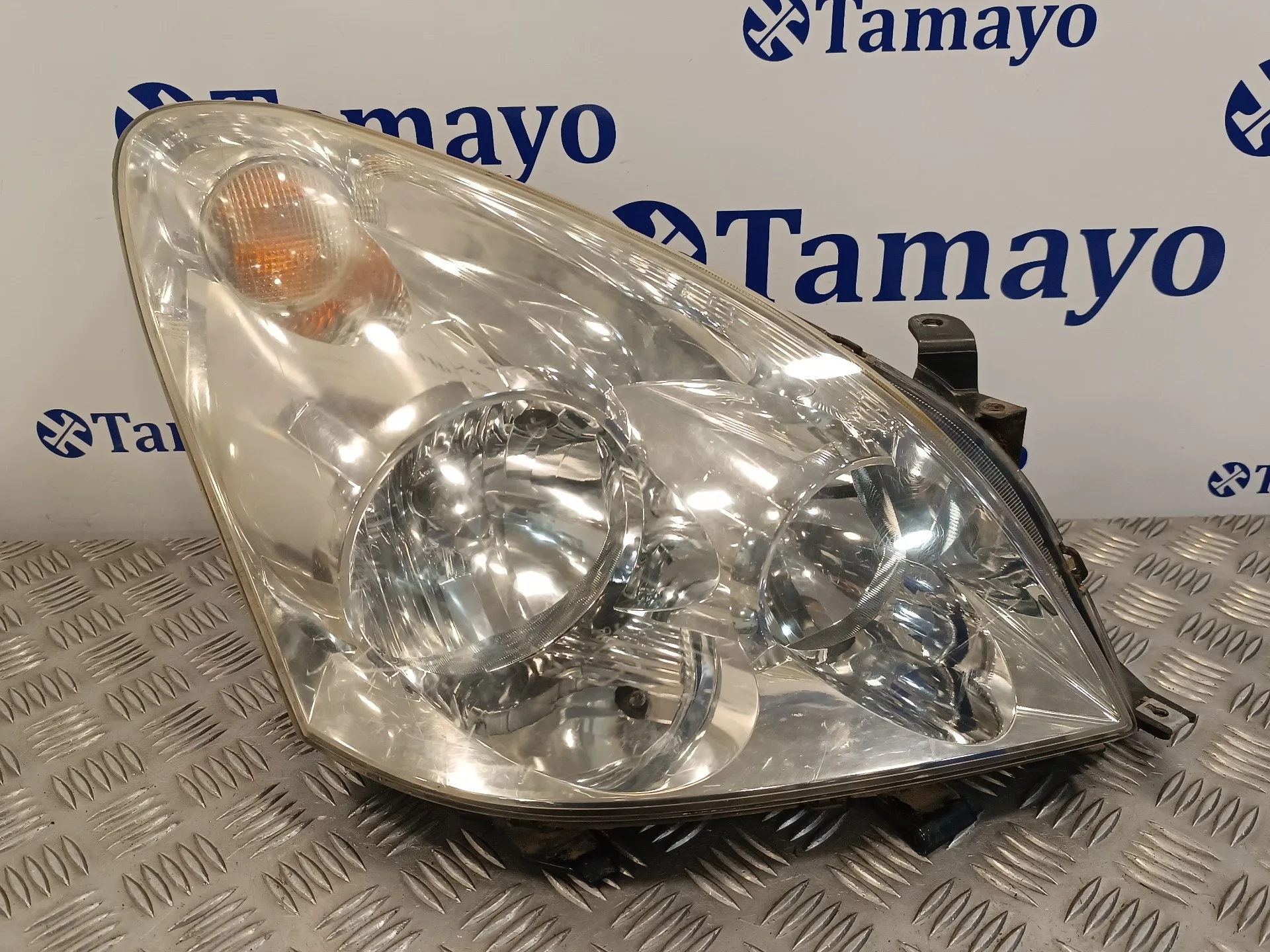 Faro Derecho para Toyota Corolla Verso (R1)