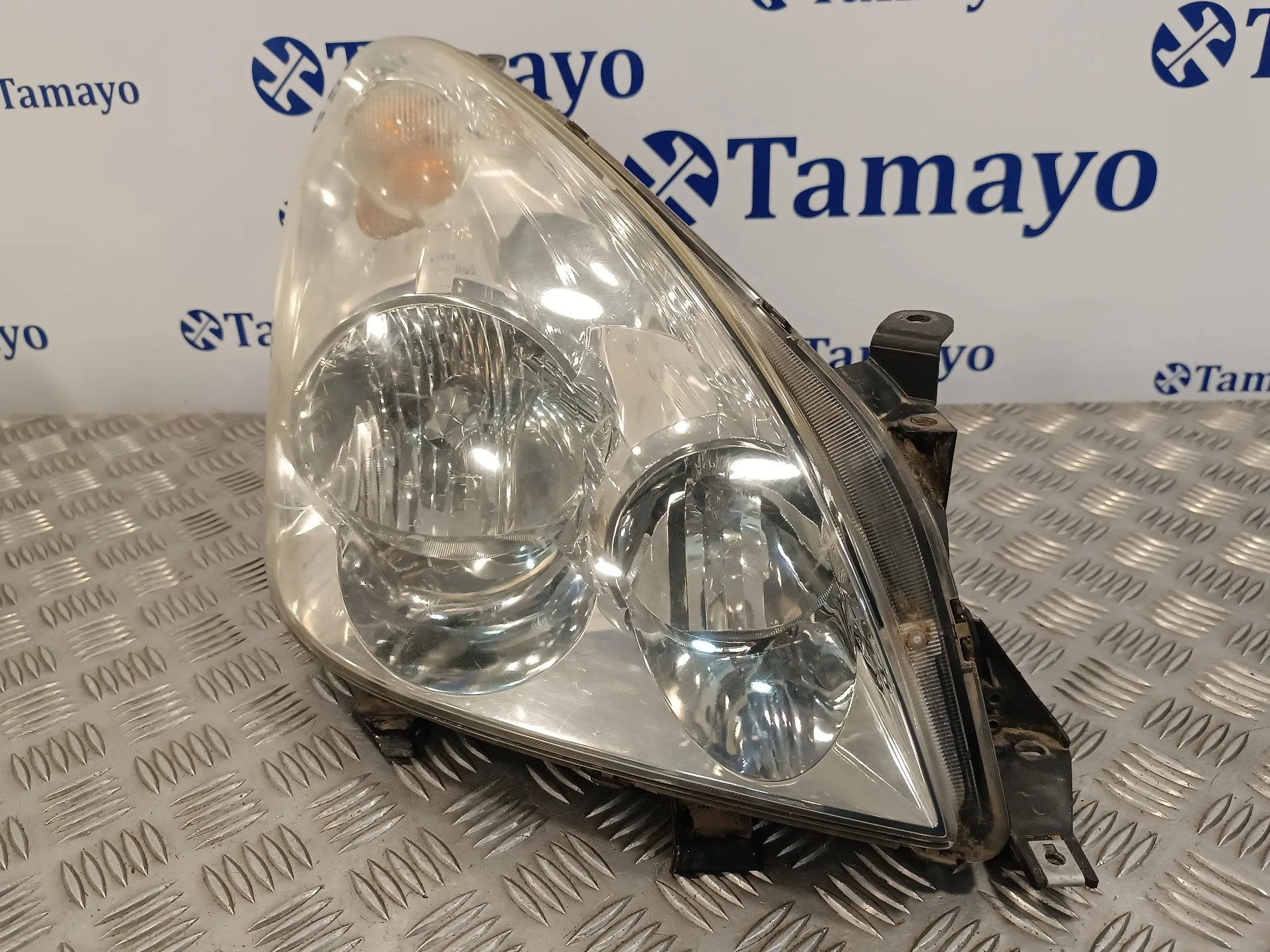 Faro Derecho para Toyota Corolla Verso (R1)