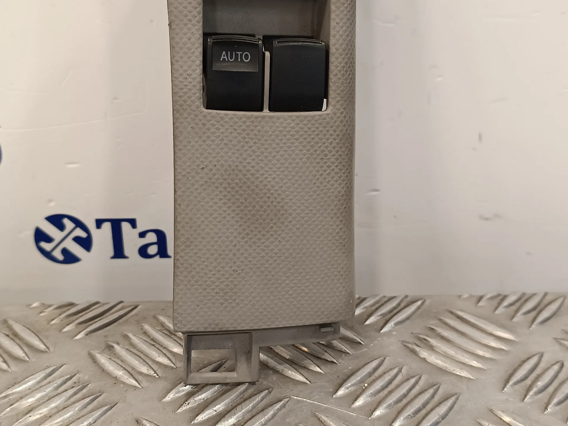 Mando Elevalunas Delantero Izquierdo para Toyota Yaris