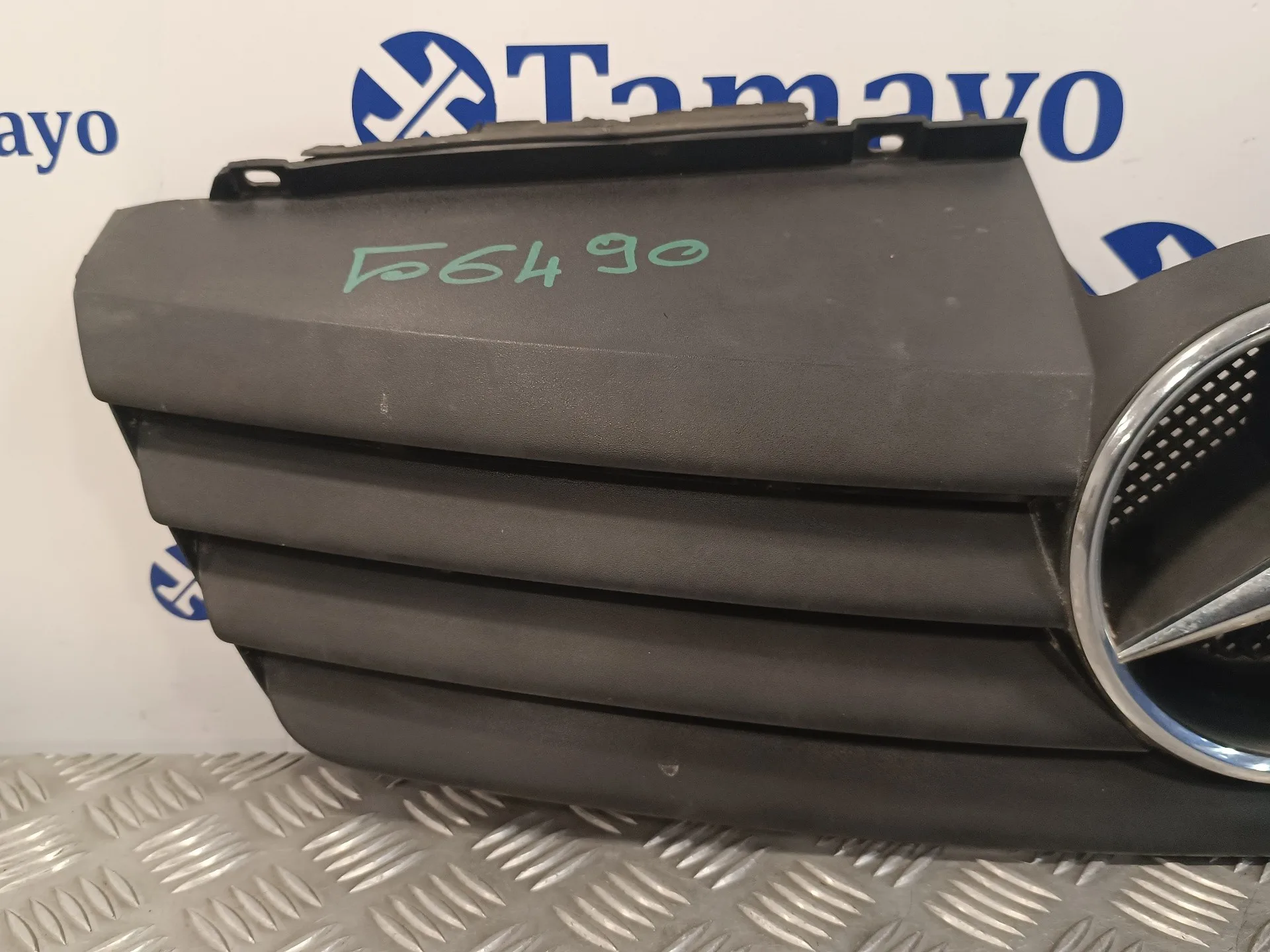 Rejilla Delantera para Mercedes-Benz Vaneo (W414) Furgoneta Compacta