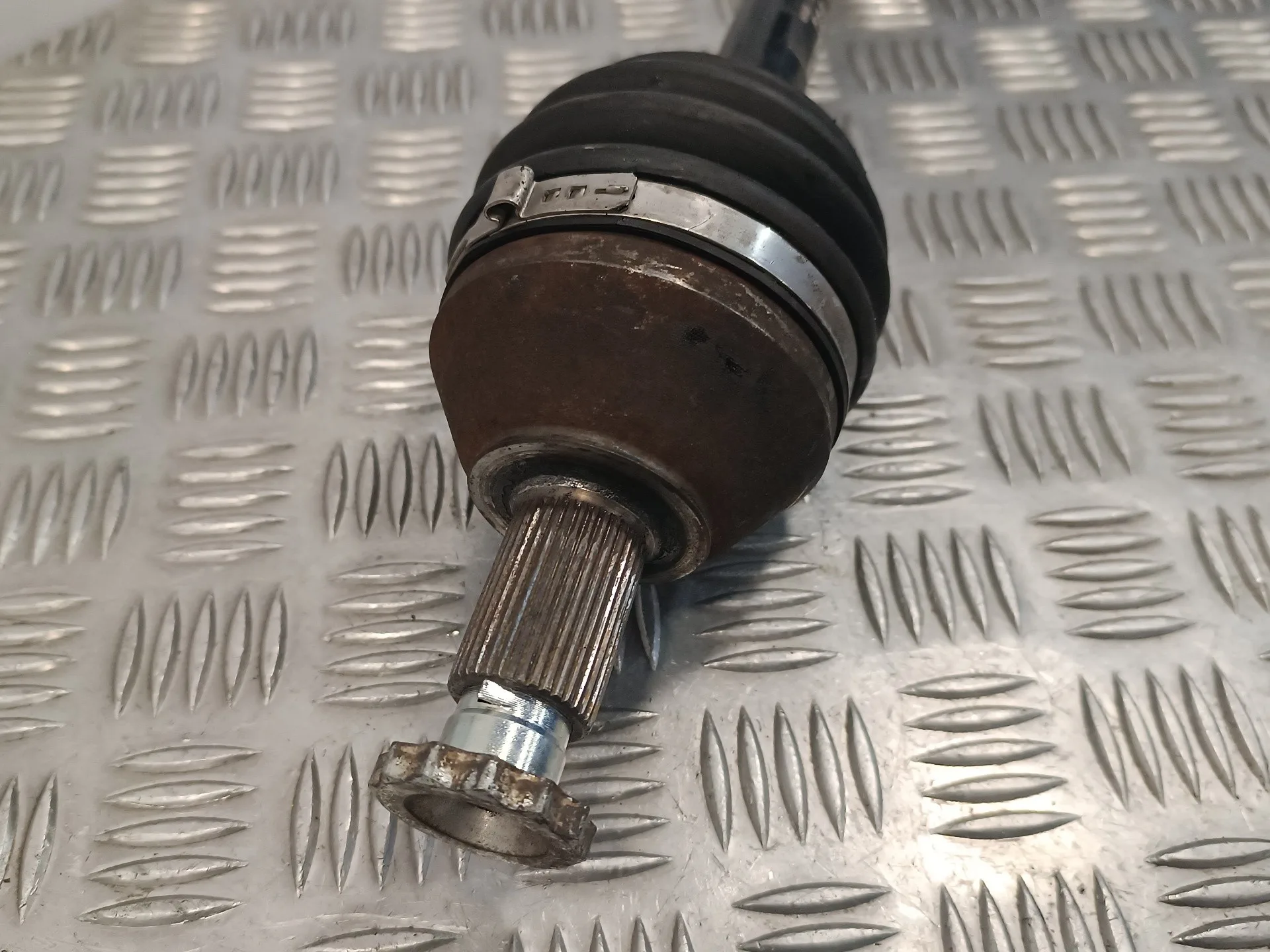 Transmision Delantera Izquierda para Skoda Rapid