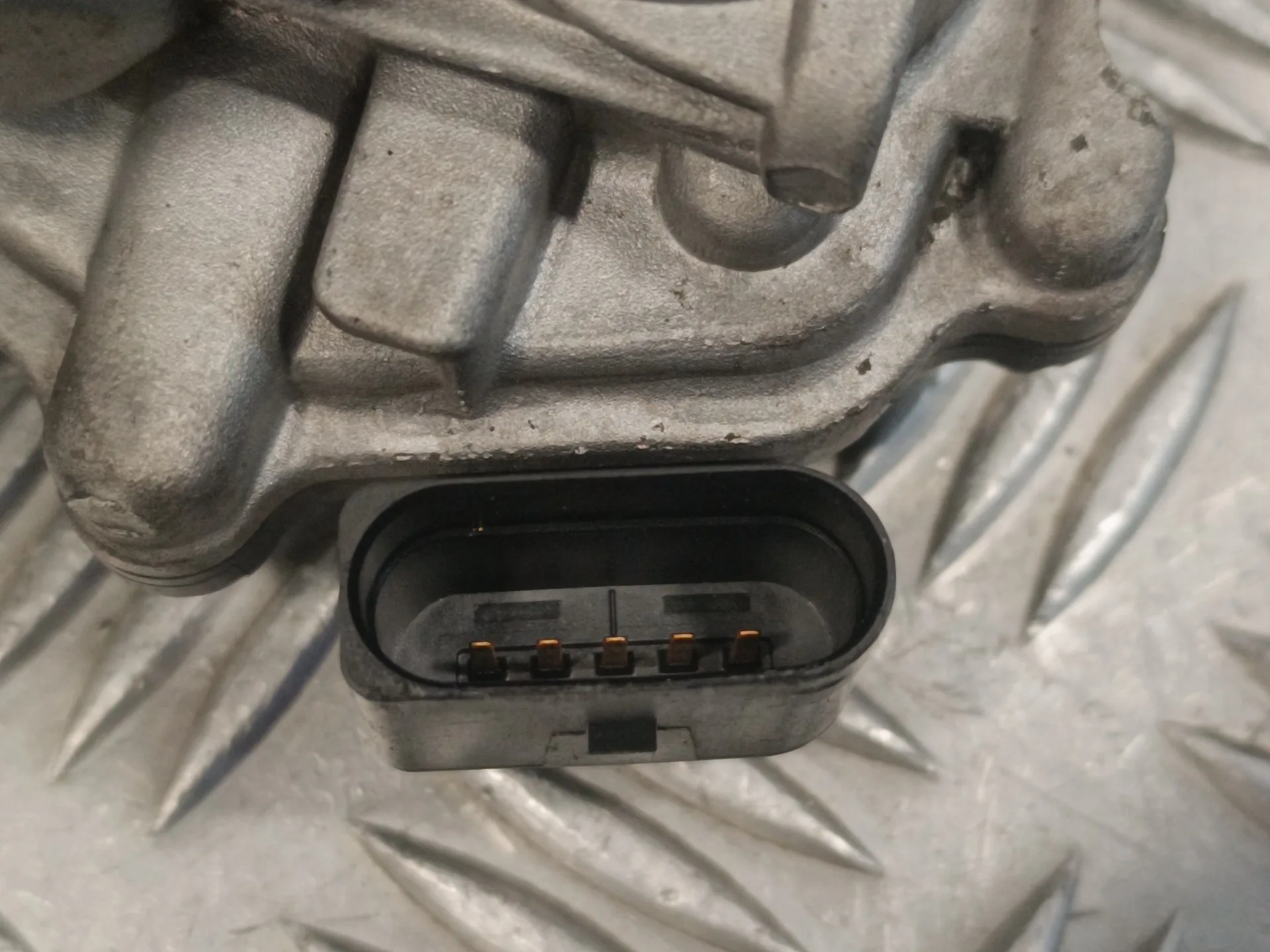 Caja Mariposa para Skoda Rapid