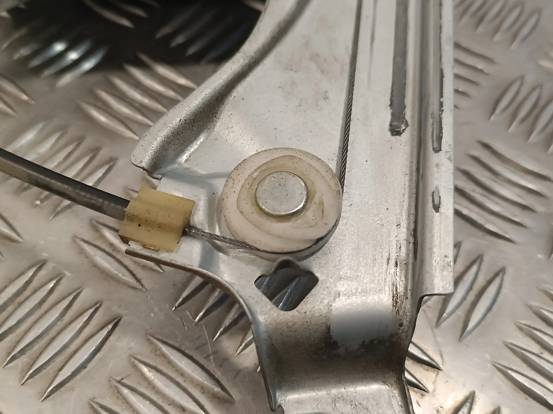 Elevalunas Delantero Izquierdo para Renault Clio Iii