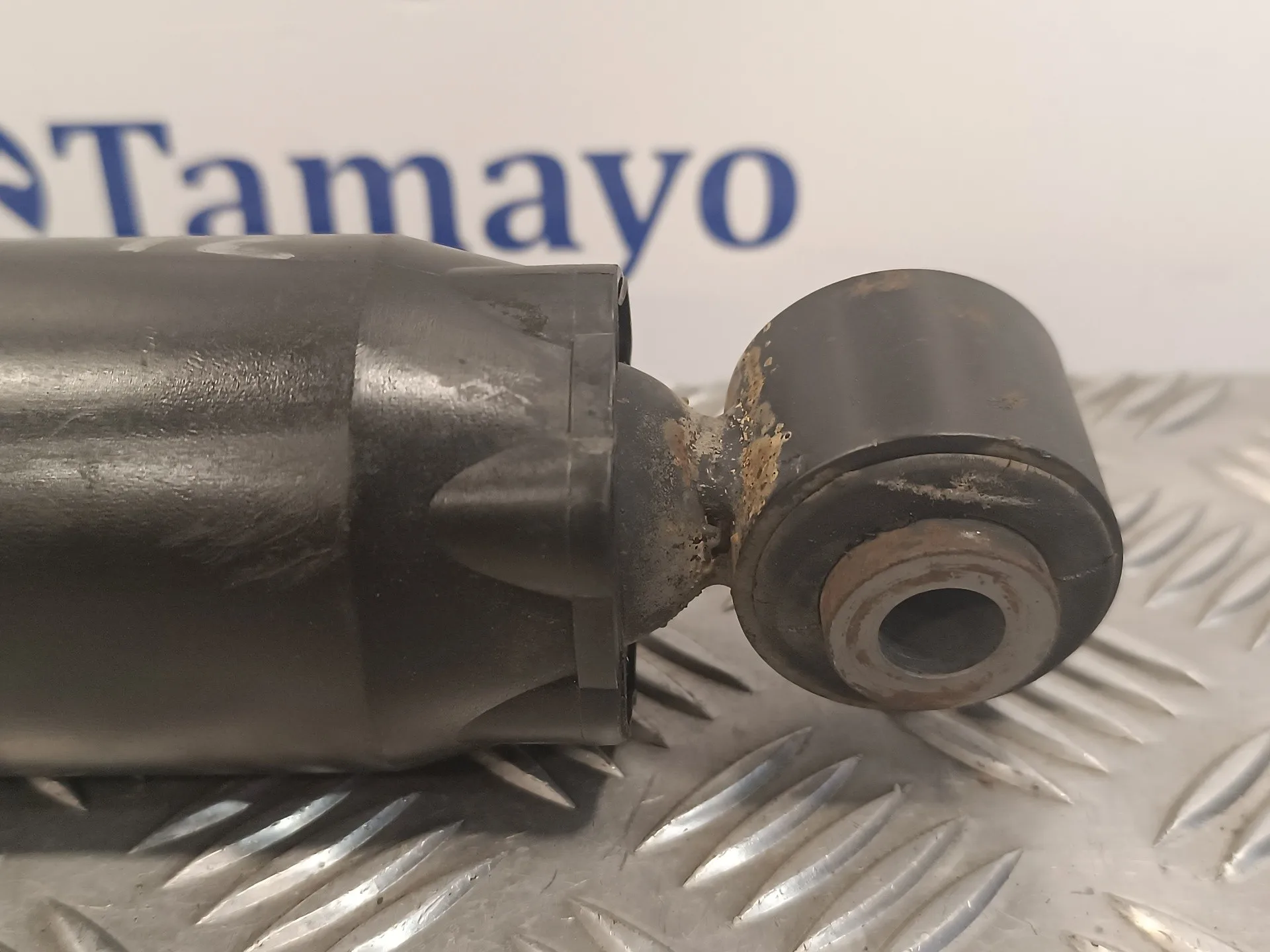 Amortiguador Trasero Izquierdo para Nissan Pathfinder (R51)