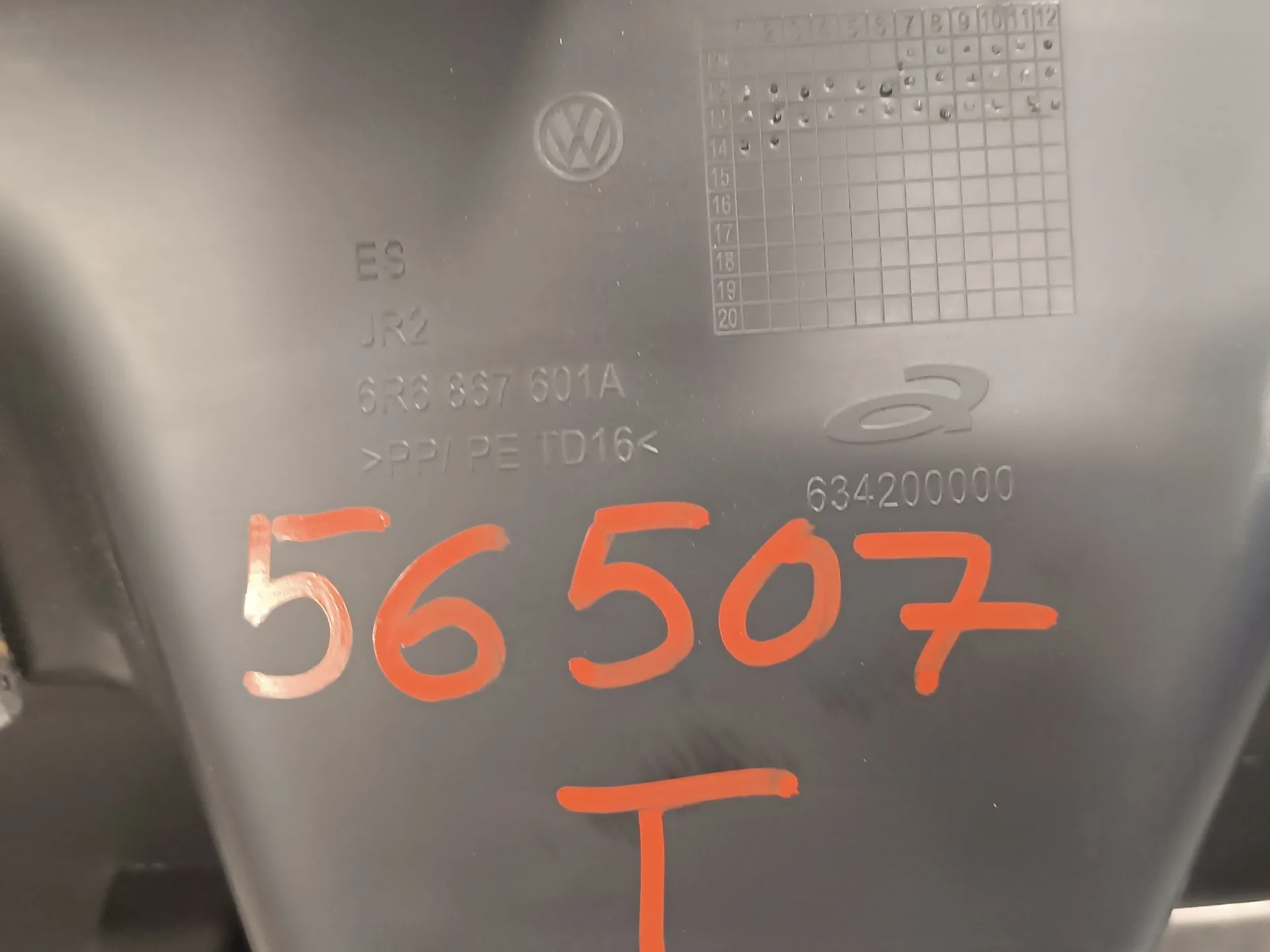 Guarnecido Porton Trasero para Volkswagen Polo (6C1)