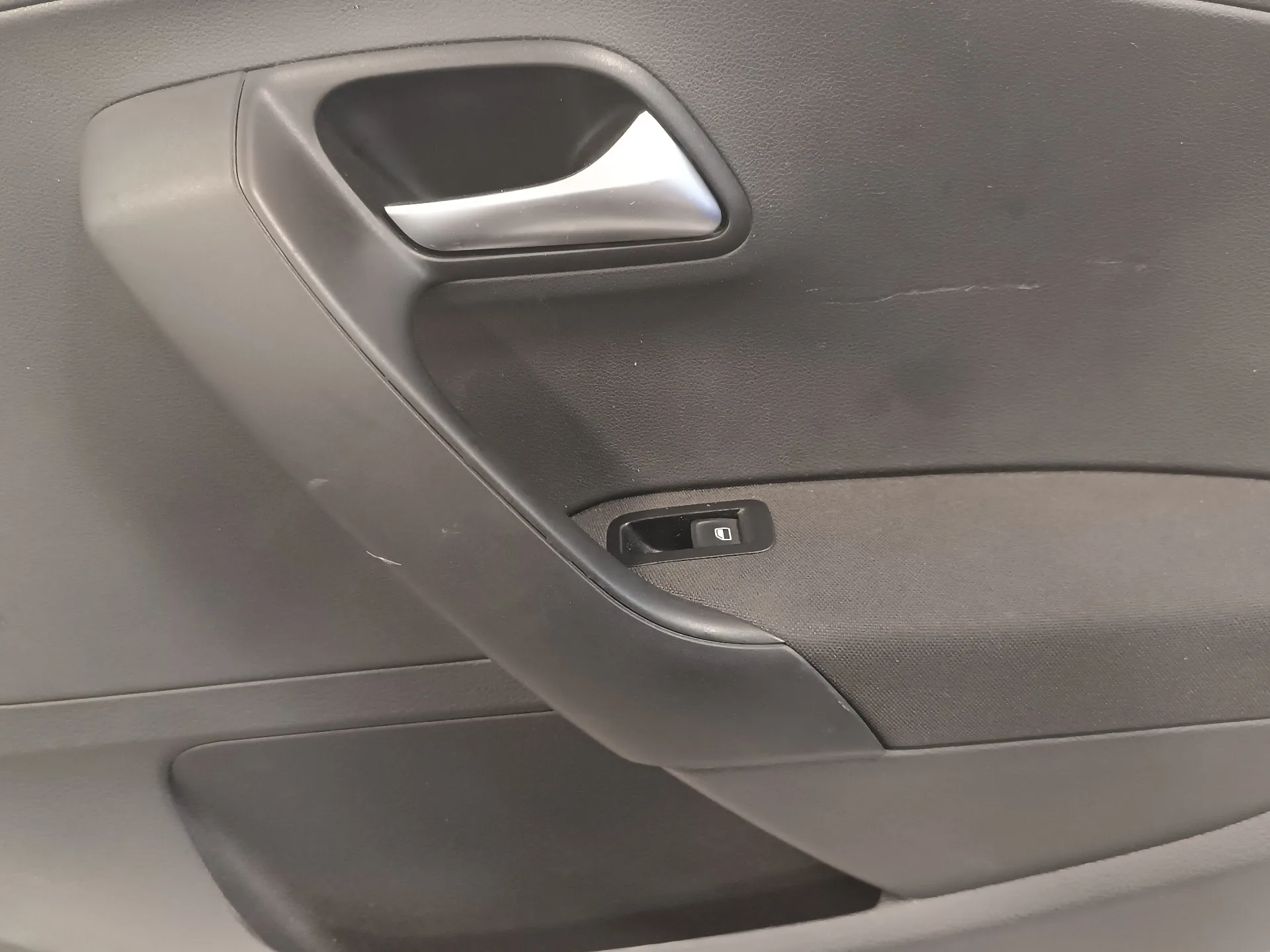 Guarnecido Puerta Trasera Derecha para Volkswagen Polo (6C1)