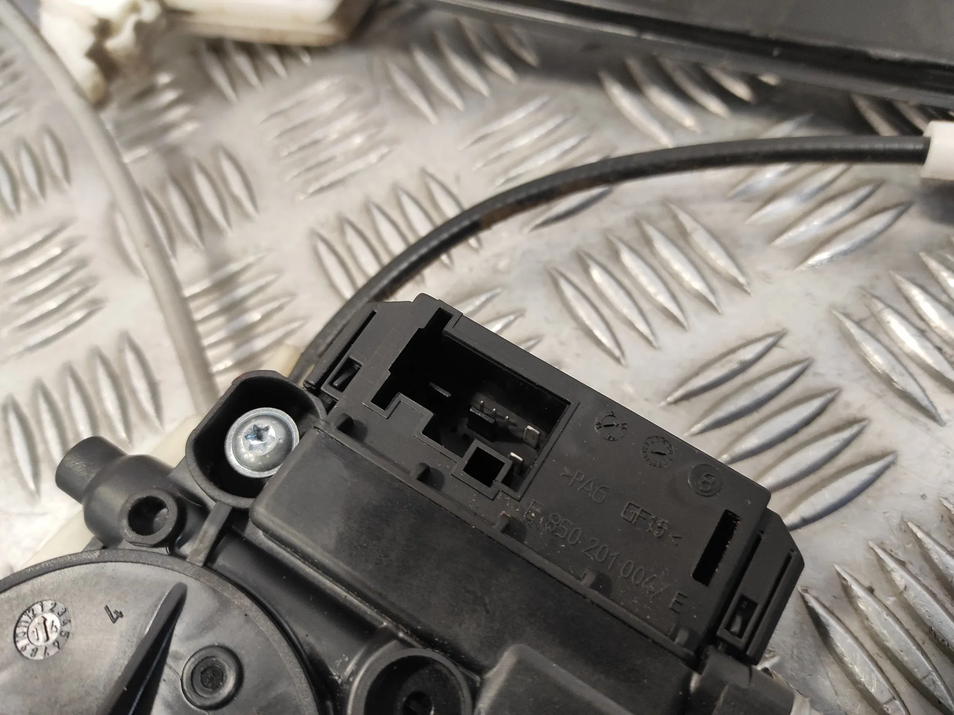 Elevalunas Trasero Izquierdo para Volkswagen Polo (6C1)