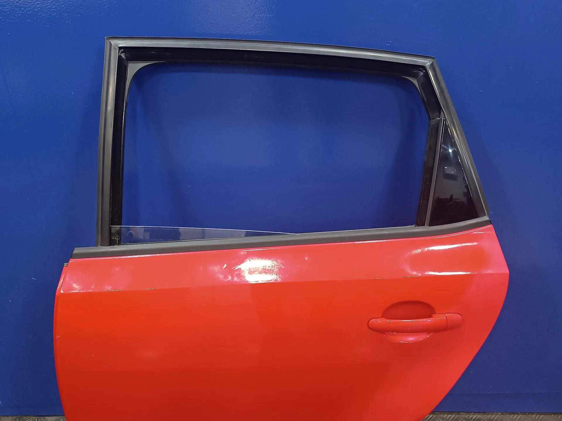 Puerta Trasera Izquierda para Volkswagen Polo (6C1)