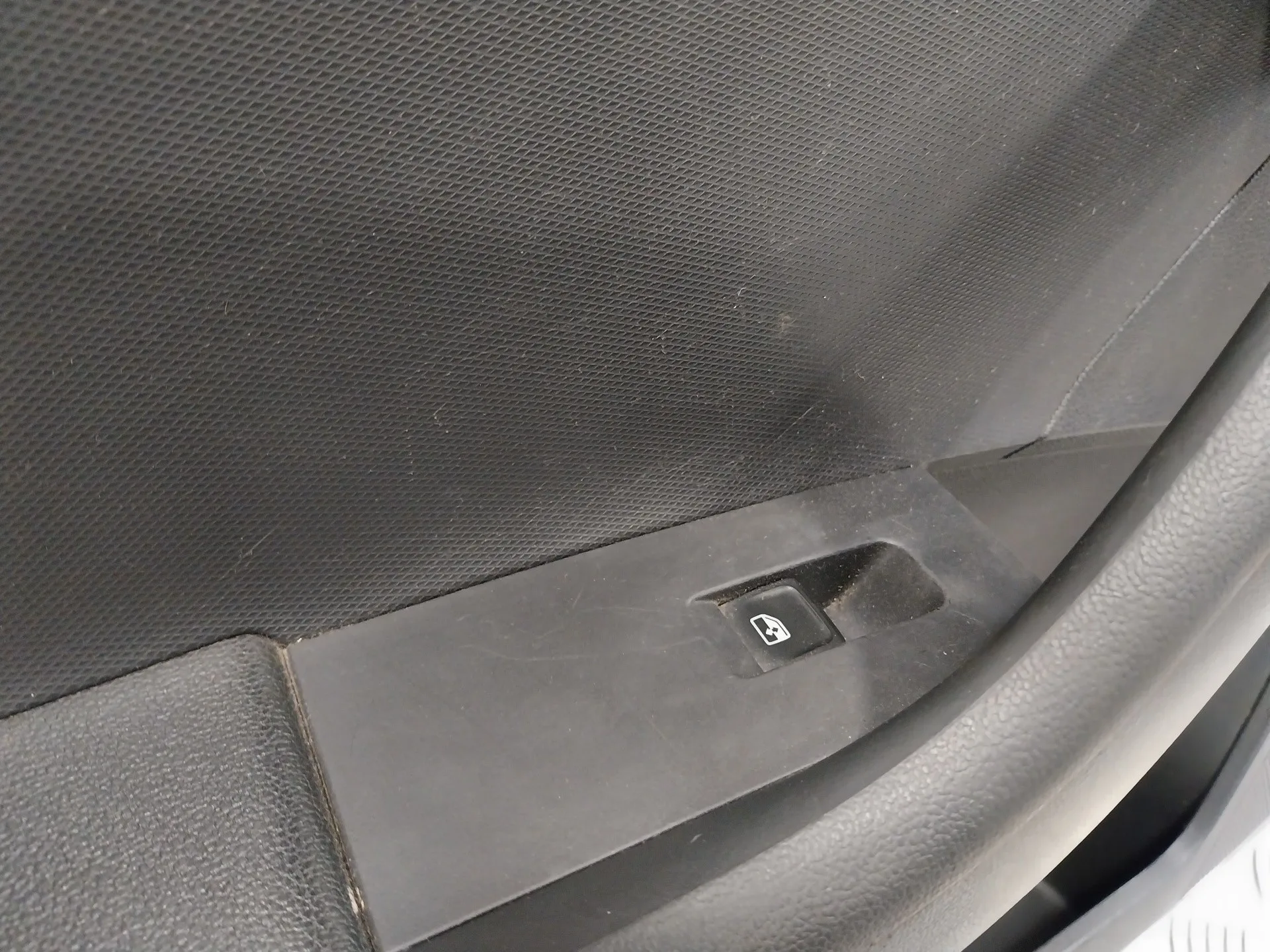 Guarnecido Puerta Trasera Izquierda para Skoda Rapid