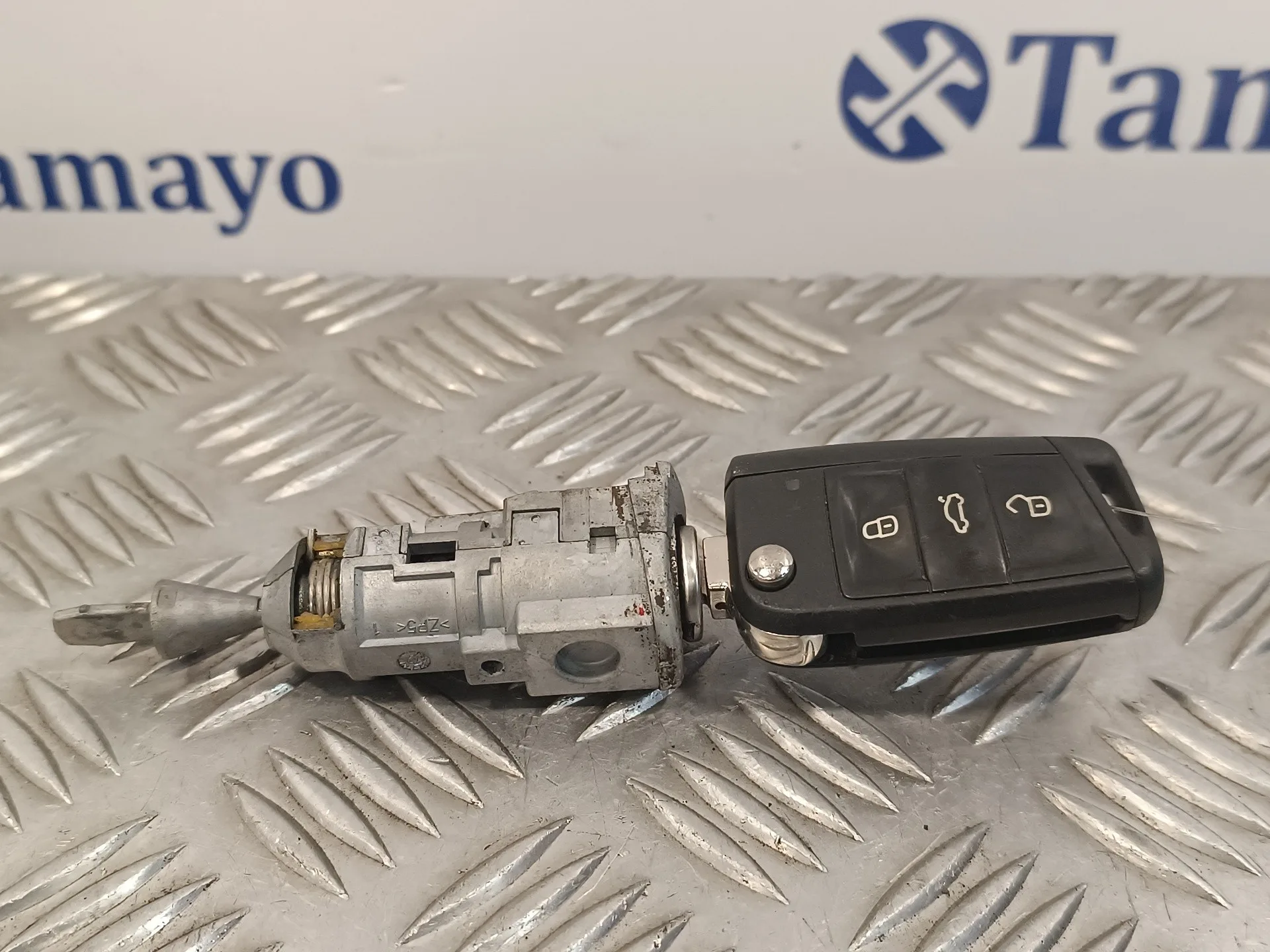 Bombin Puerta Delantera Izquierda para Volkswagen Polo (6C1)