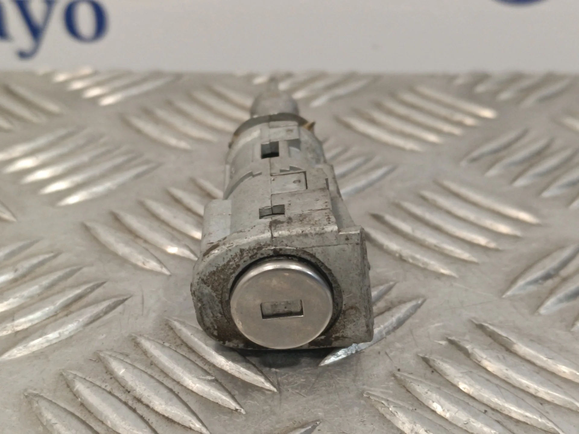 Bombin Puerta Delantera Izquierda para Volkswagen Polo (6C1)
