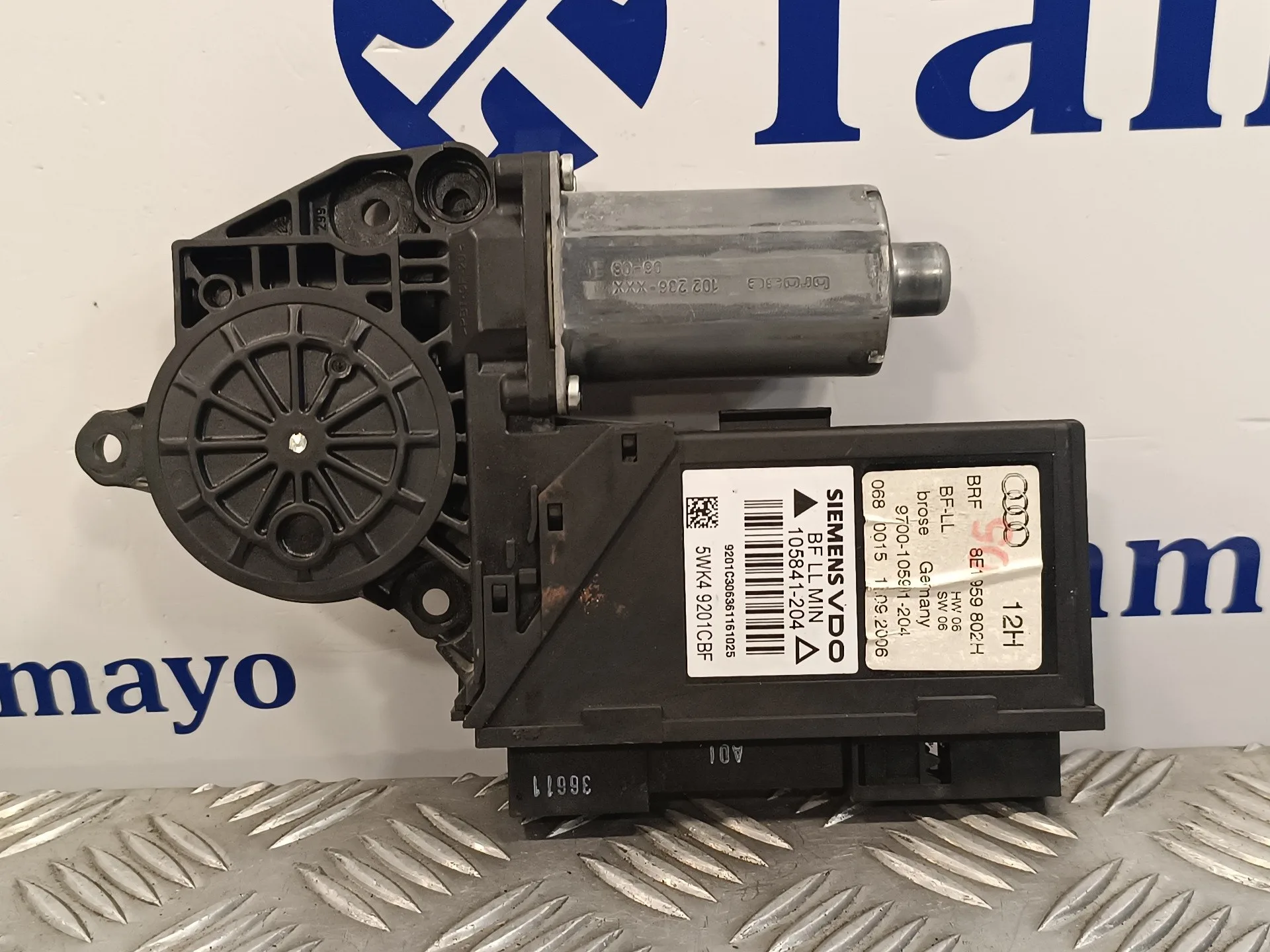 Motor Elevalunas Delantero Derecho para Audi A4 Berlina (8E)