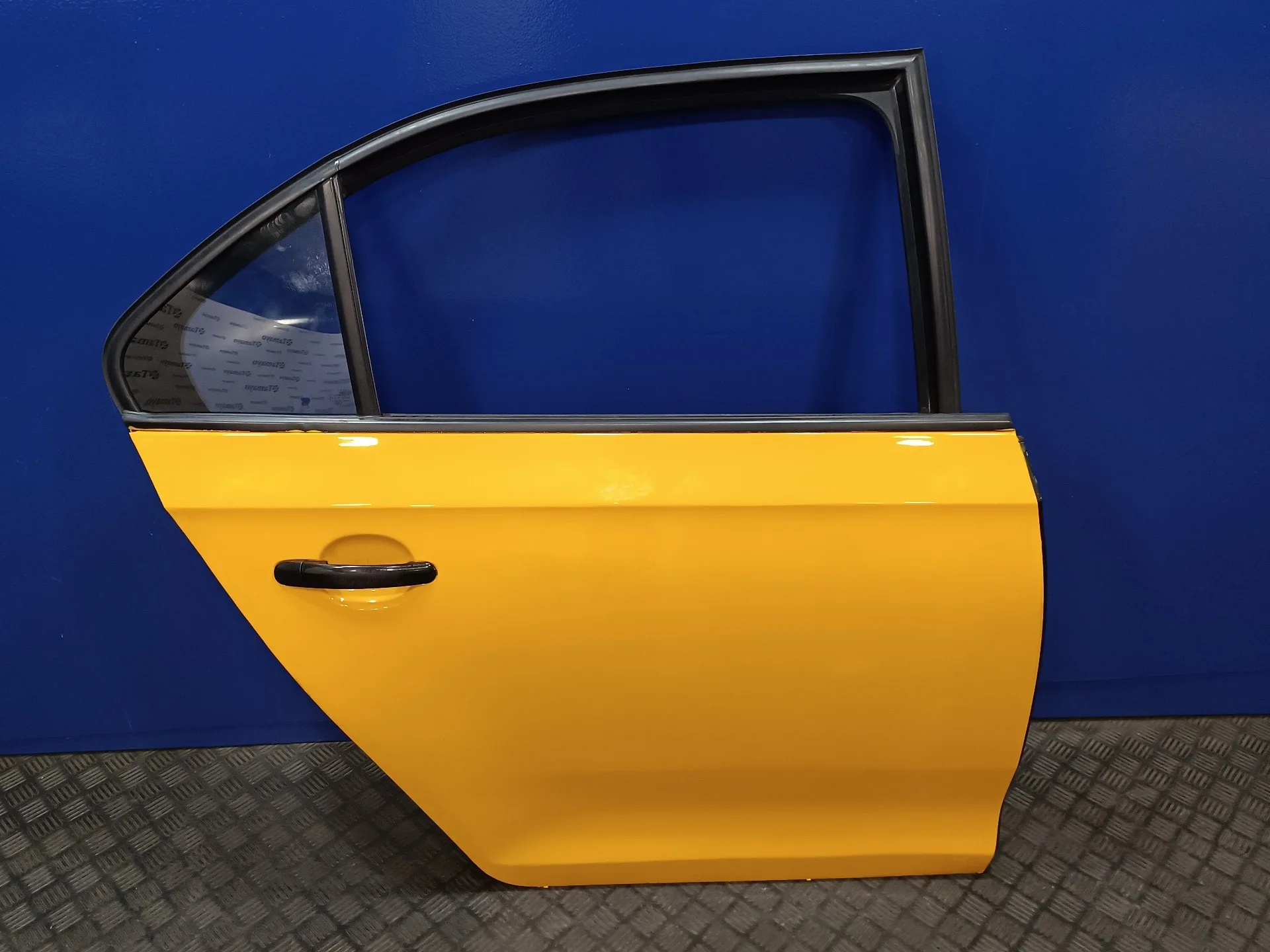 Puerta Trasera Derecha para Skoda Rapid