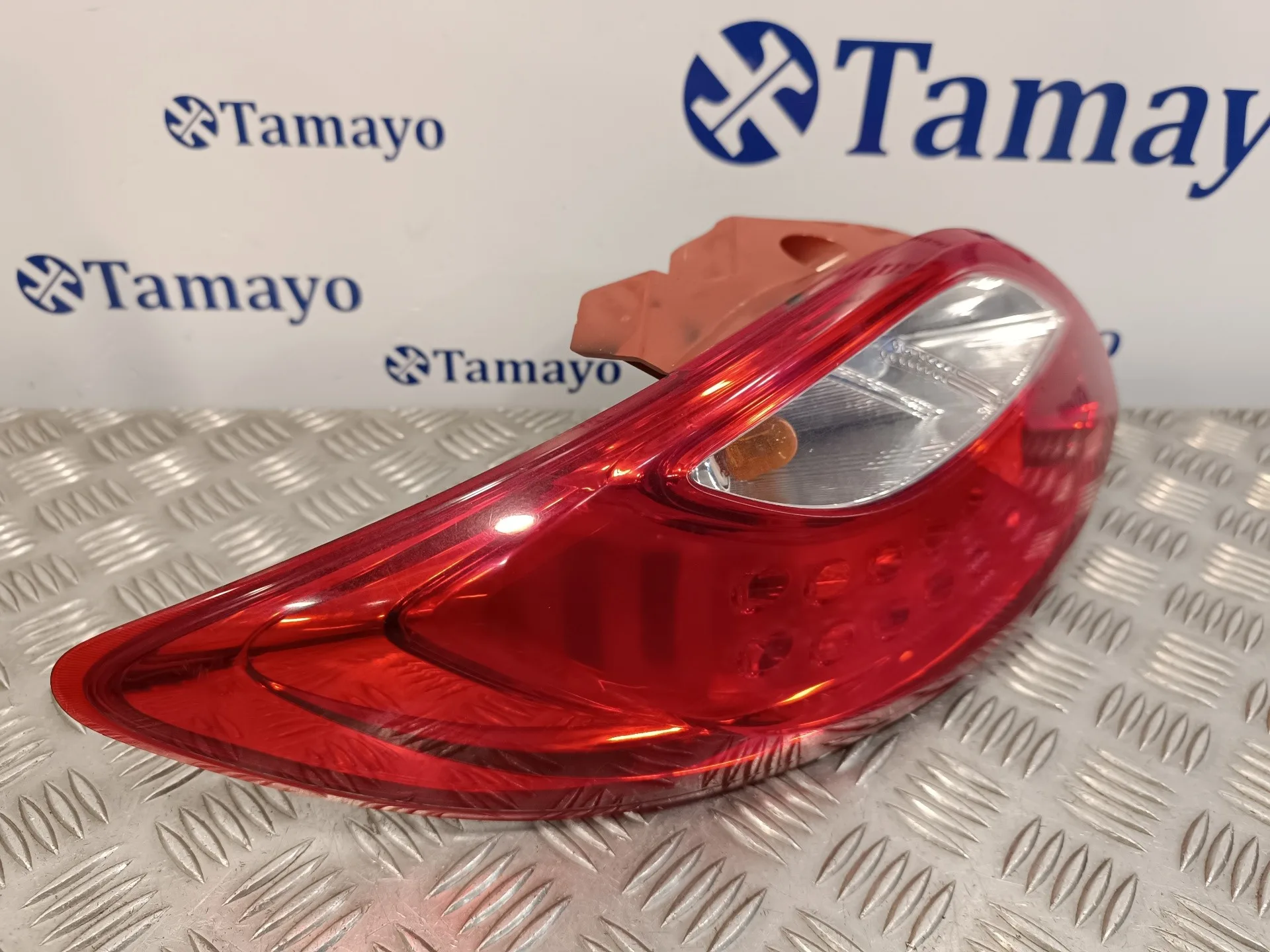 Piloto Trasero Izquierdo para Mazda 2 Lim. (De)
