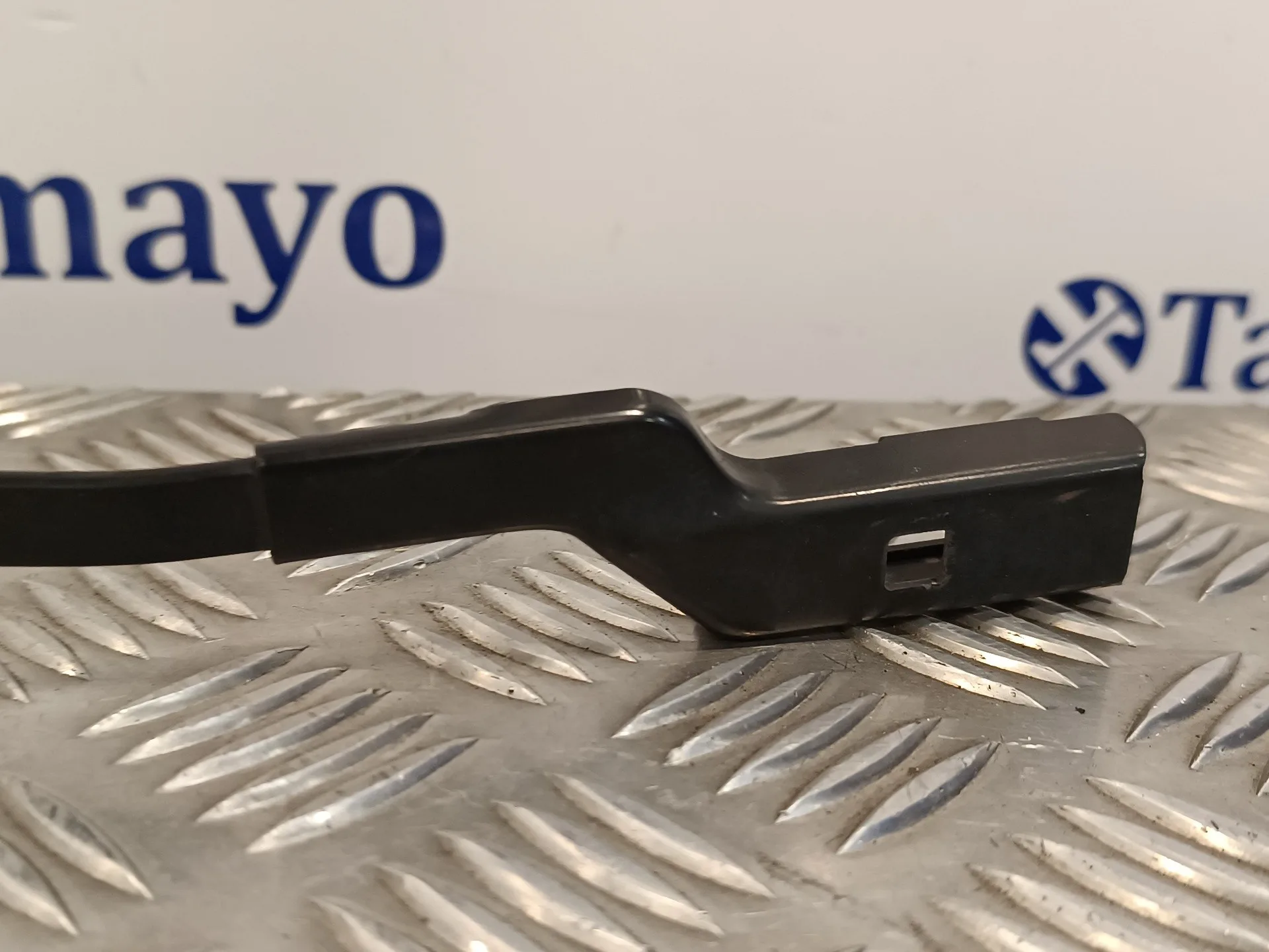Brazo Limpia Delantero Izquierdo para Renault Trafic Furgon