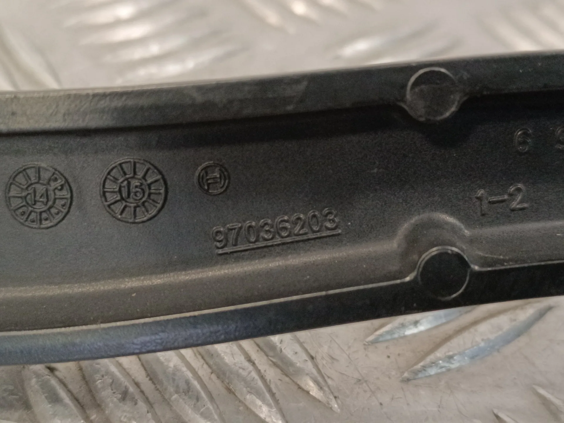 Brazo Limpia Delantero Izquierdo para Renault Trafic Furgon