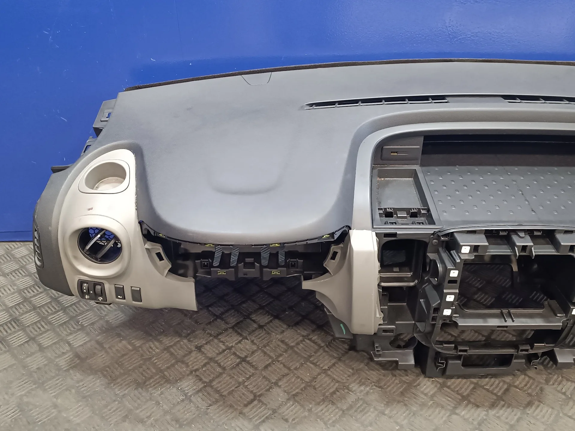 Salpicadero para Renault Trafic Furgon