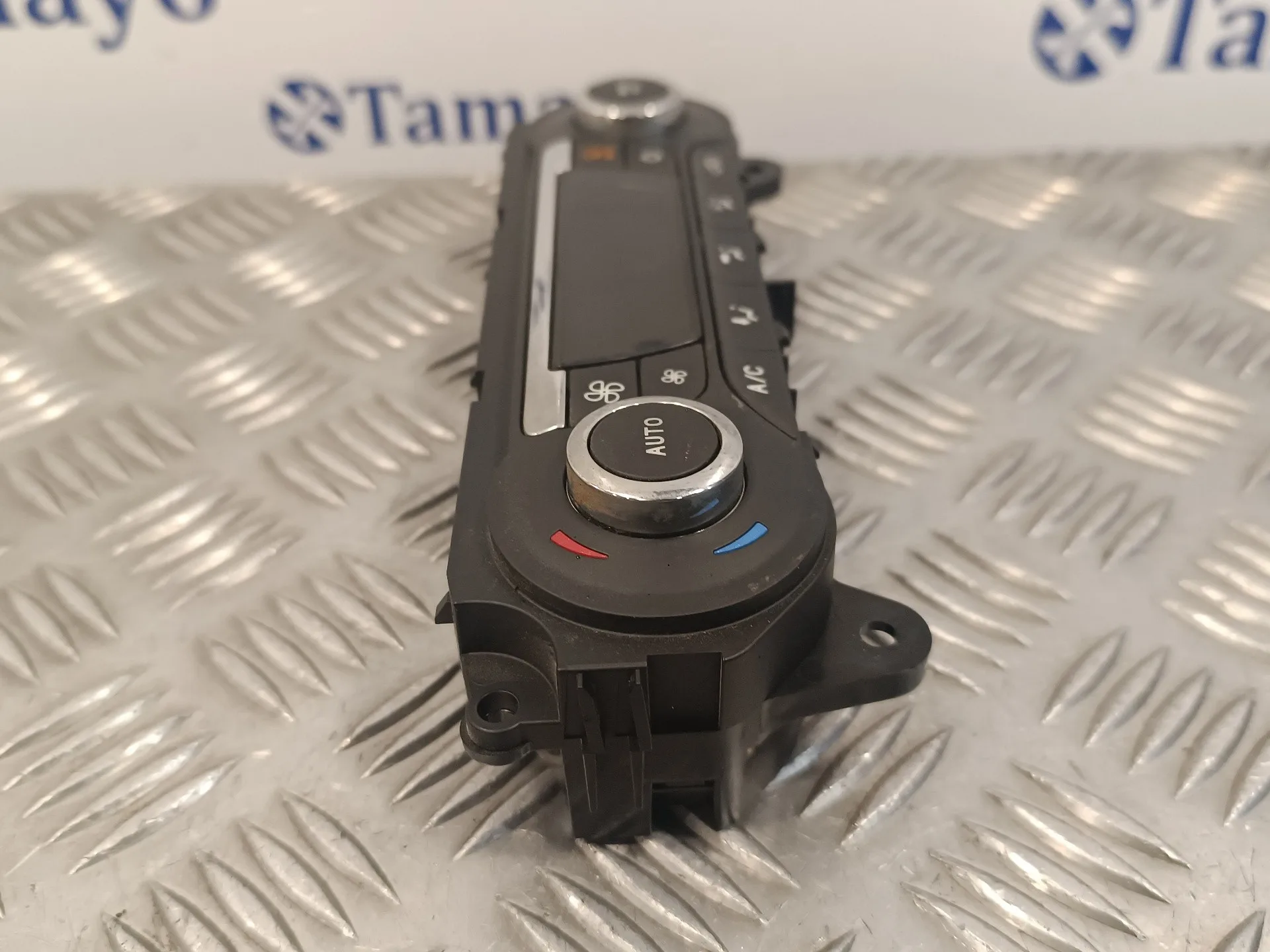 Mando Climatizador para Ford Focus Turn.