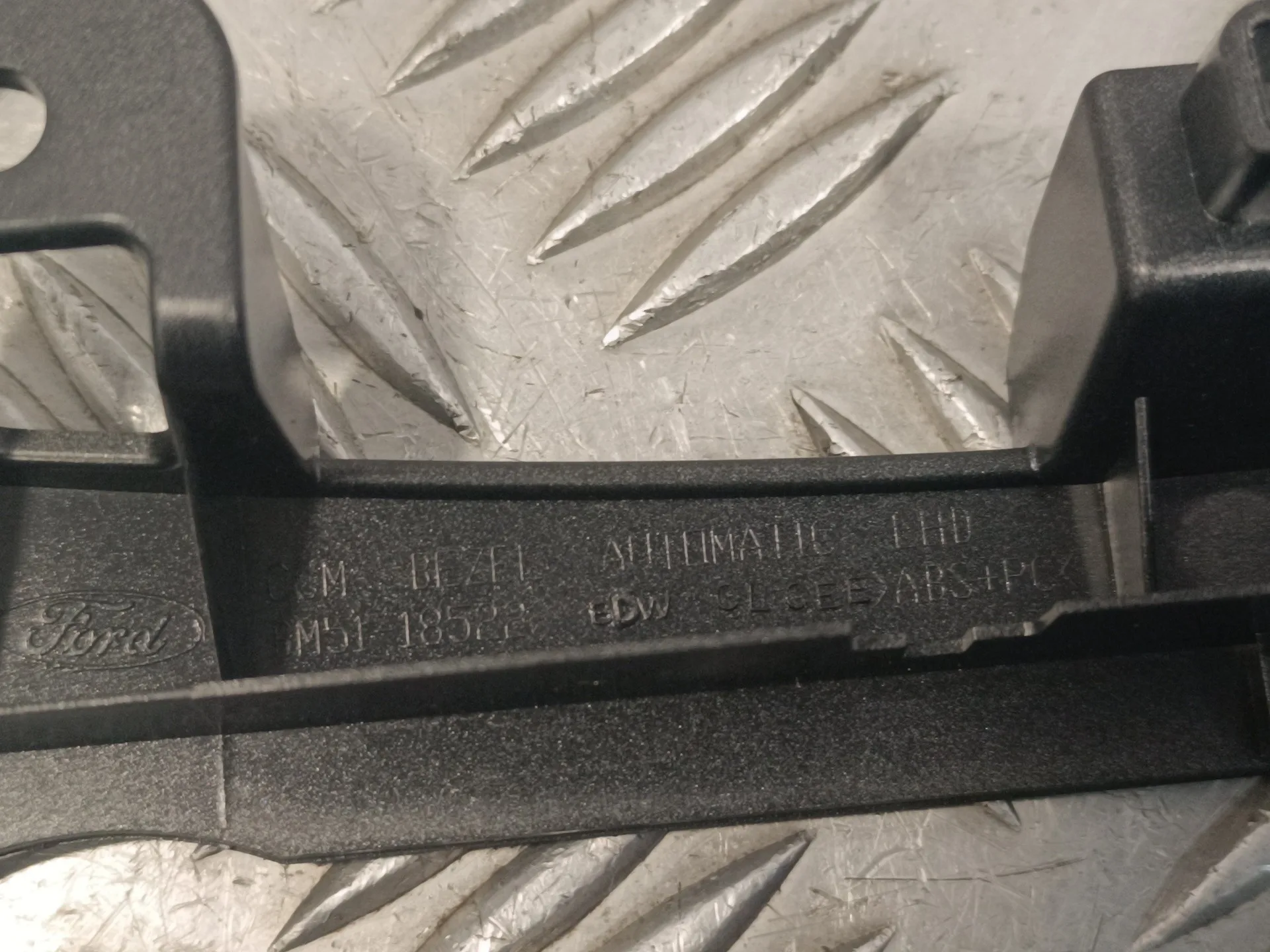 Moldura para Ford Focus Turn.