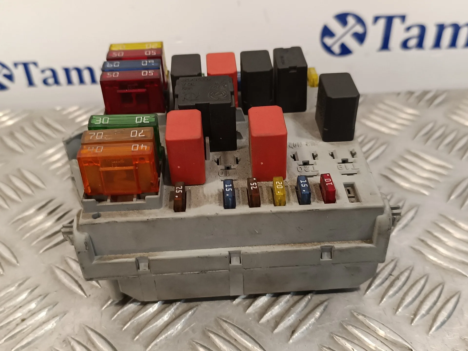 Caja Reles / Fusibles para Fiat Punto Berlina (188)