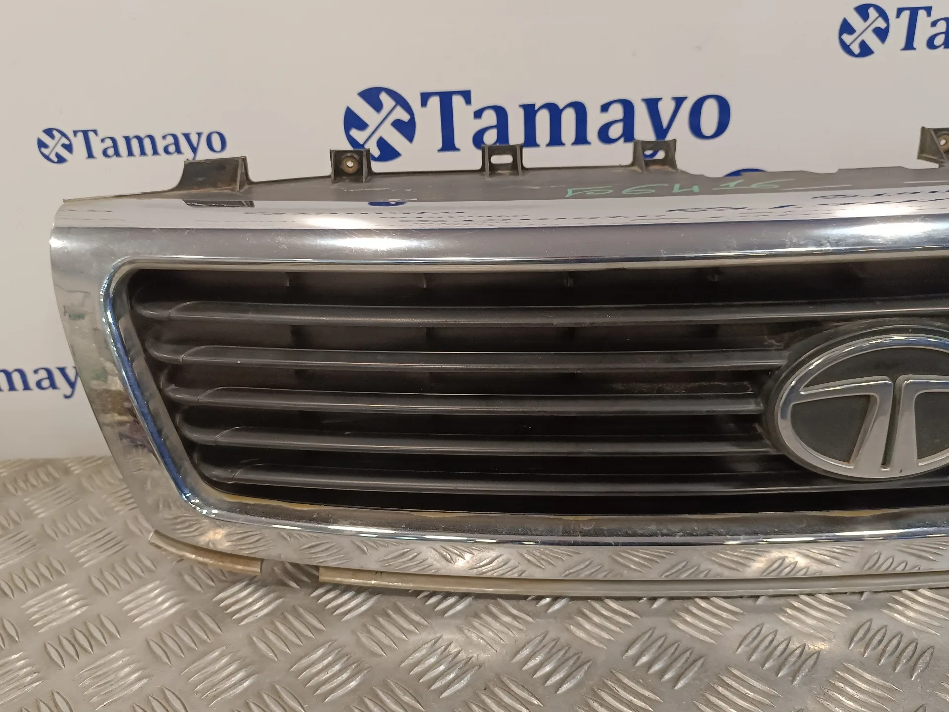 Rejilla Delantera para Tata Safari (42_Fd)