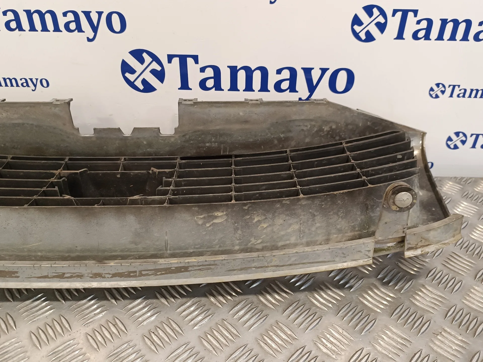 Rejilla Delantera para Tata Safari (42_Fd)
