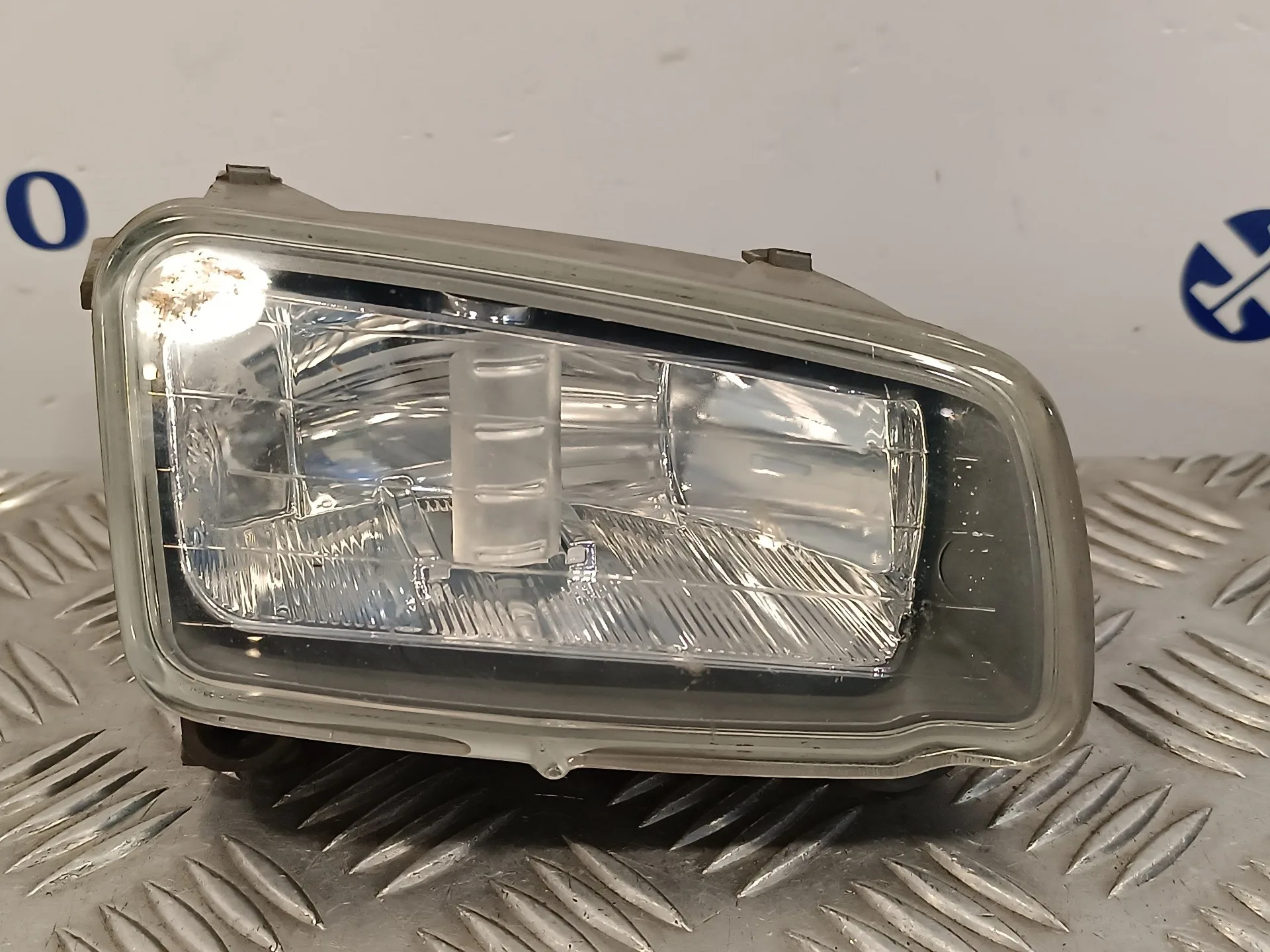 Faro Antiniebla Derecho para Ford C-Max (Cb3)