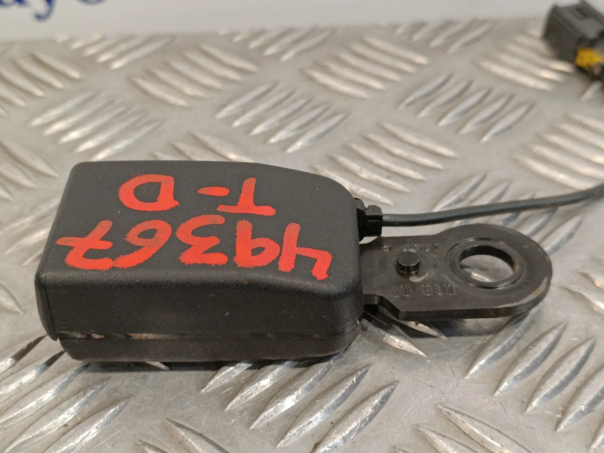 Enganche Cinturon Trasero Derecho para Peugeot 207 Cc