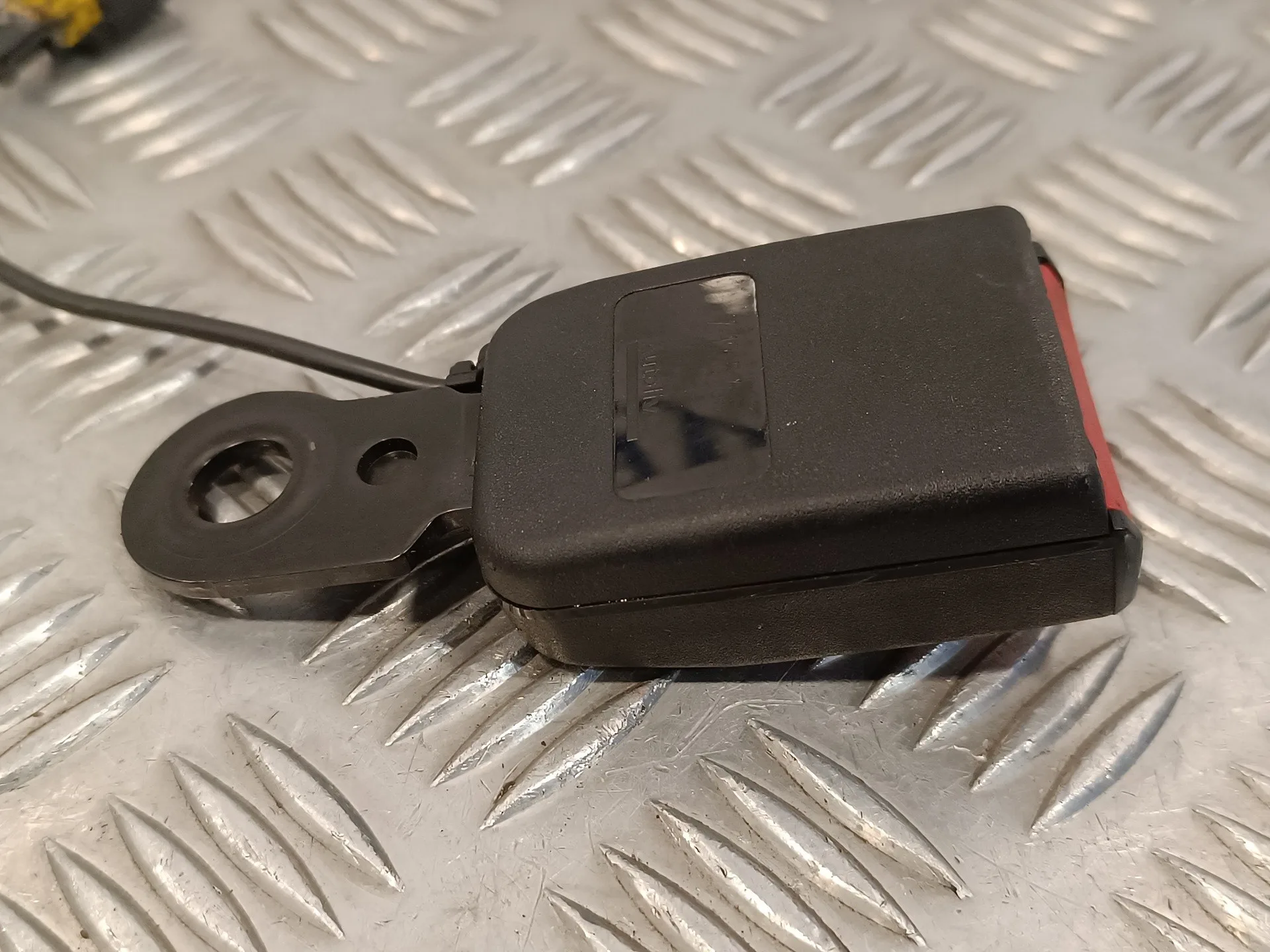 Enganche Cinturon Trasero Derecho para Peugeot 207 Cc