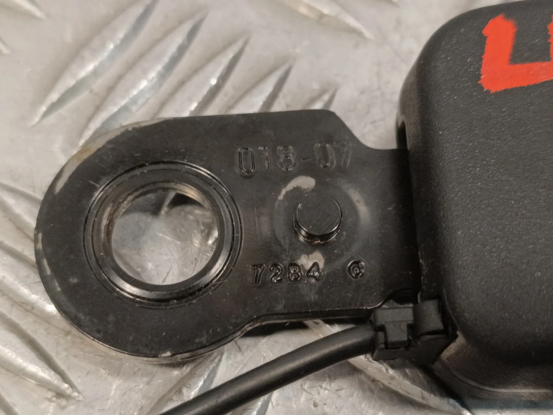 Enganche Cinturon Trasero Derecho para Peugeot 207 Cc