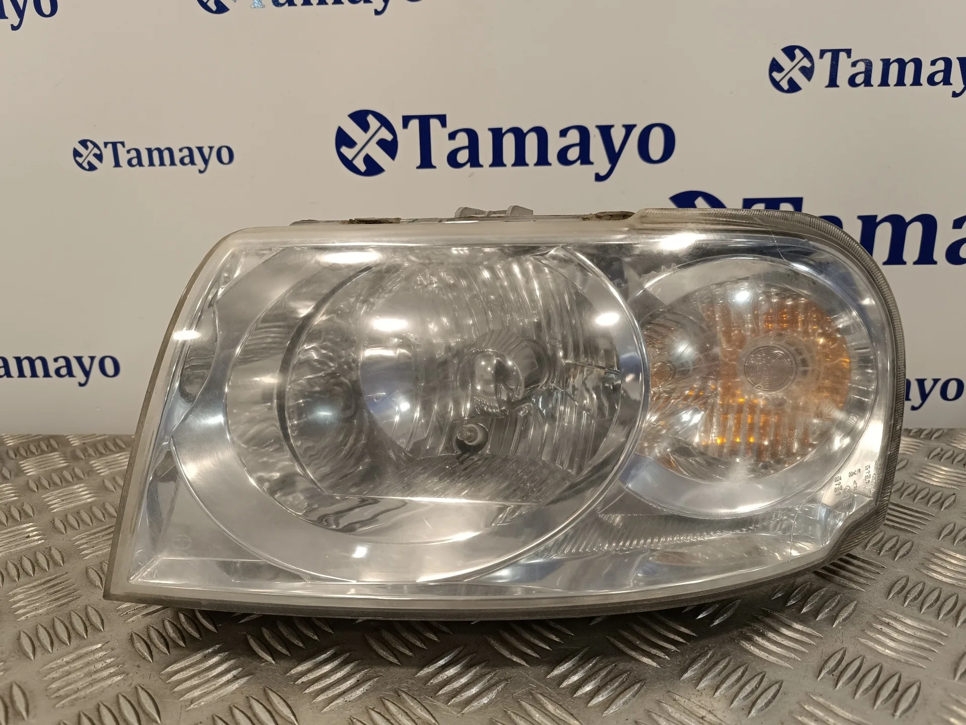 Faro Izquierdo para Tata Safari (42_Fd)