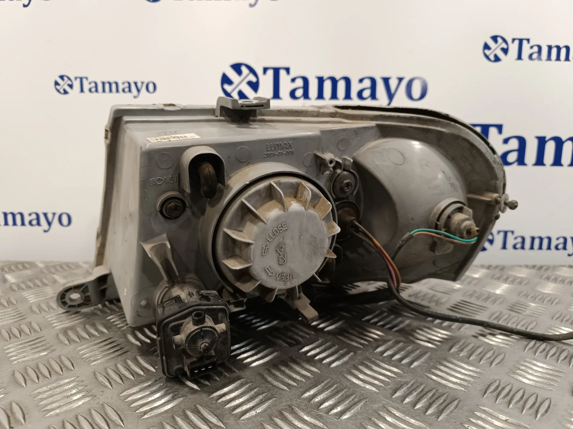Faro Derecho para Tata Safari (42_Fd)