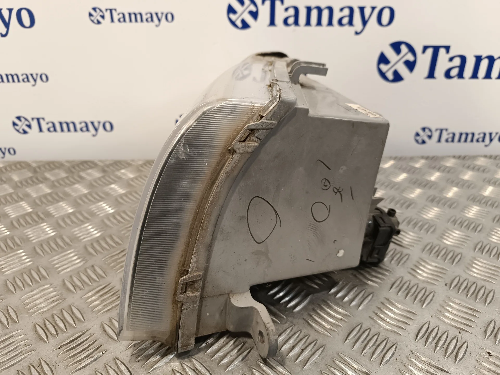 Faro Derecho para Tata Safari (42_Fd)