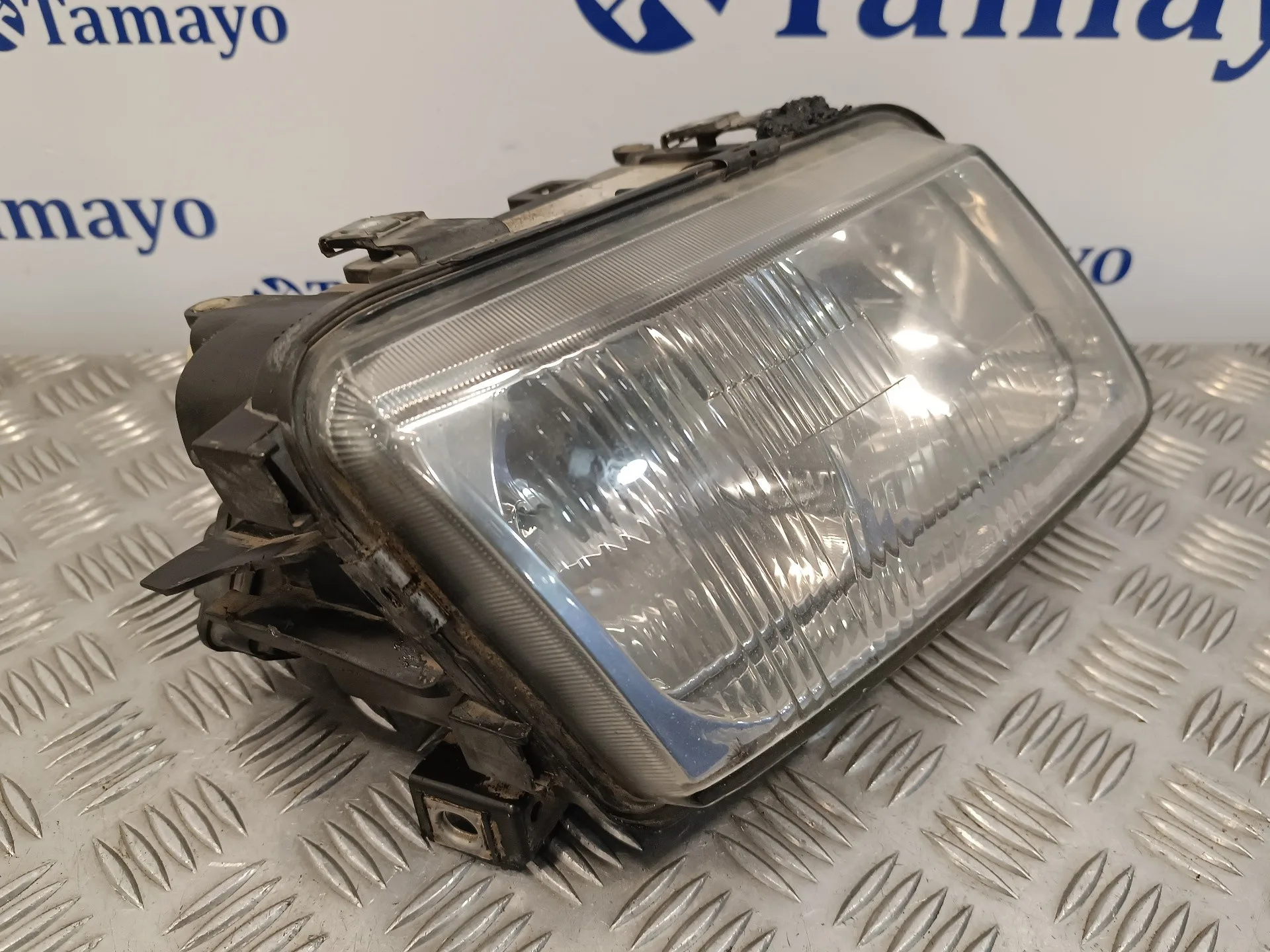 Faro Derecho para Audi A3 (8L)