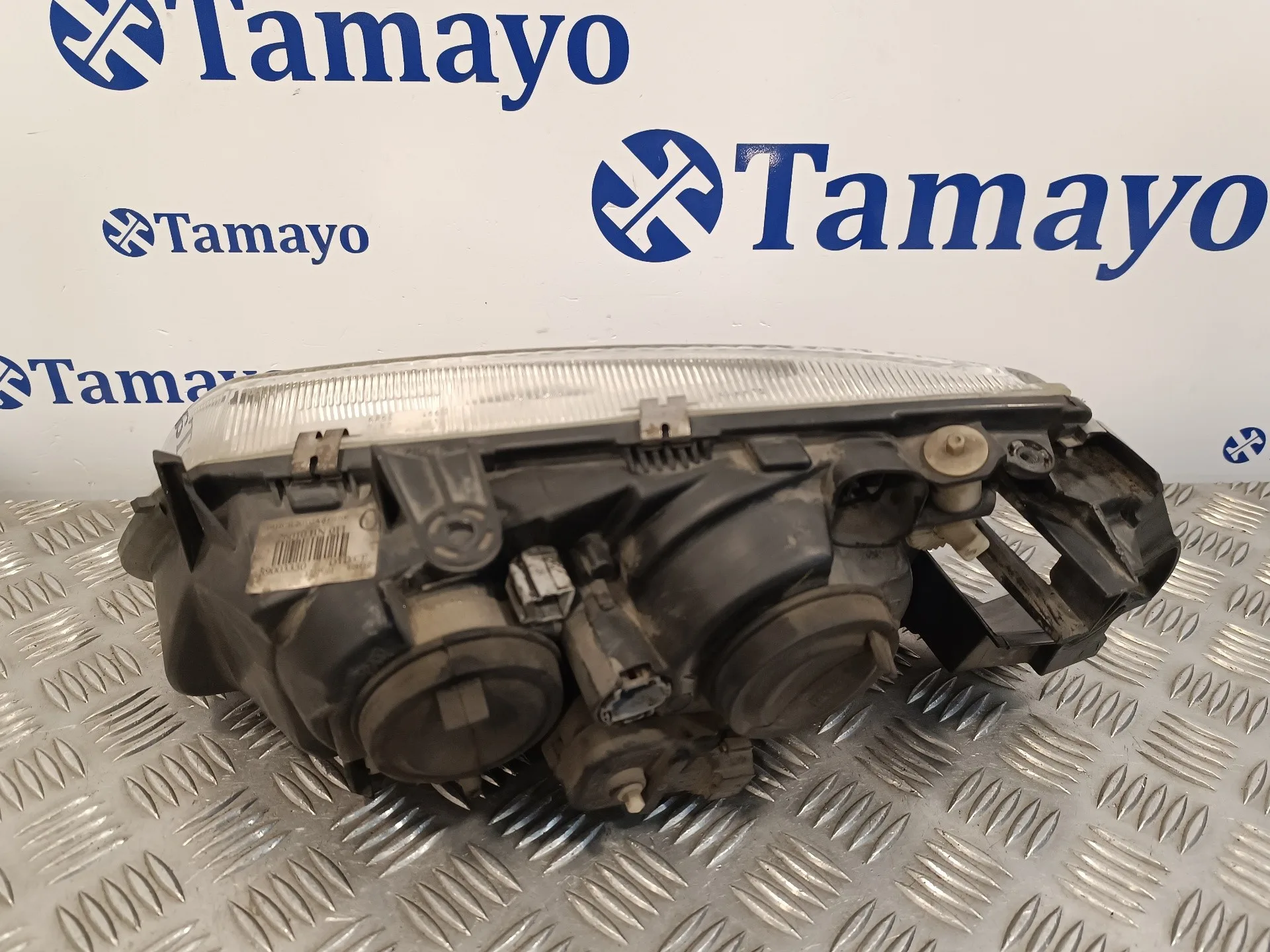 Faro Derecho para Nissan Almera (N16/E)