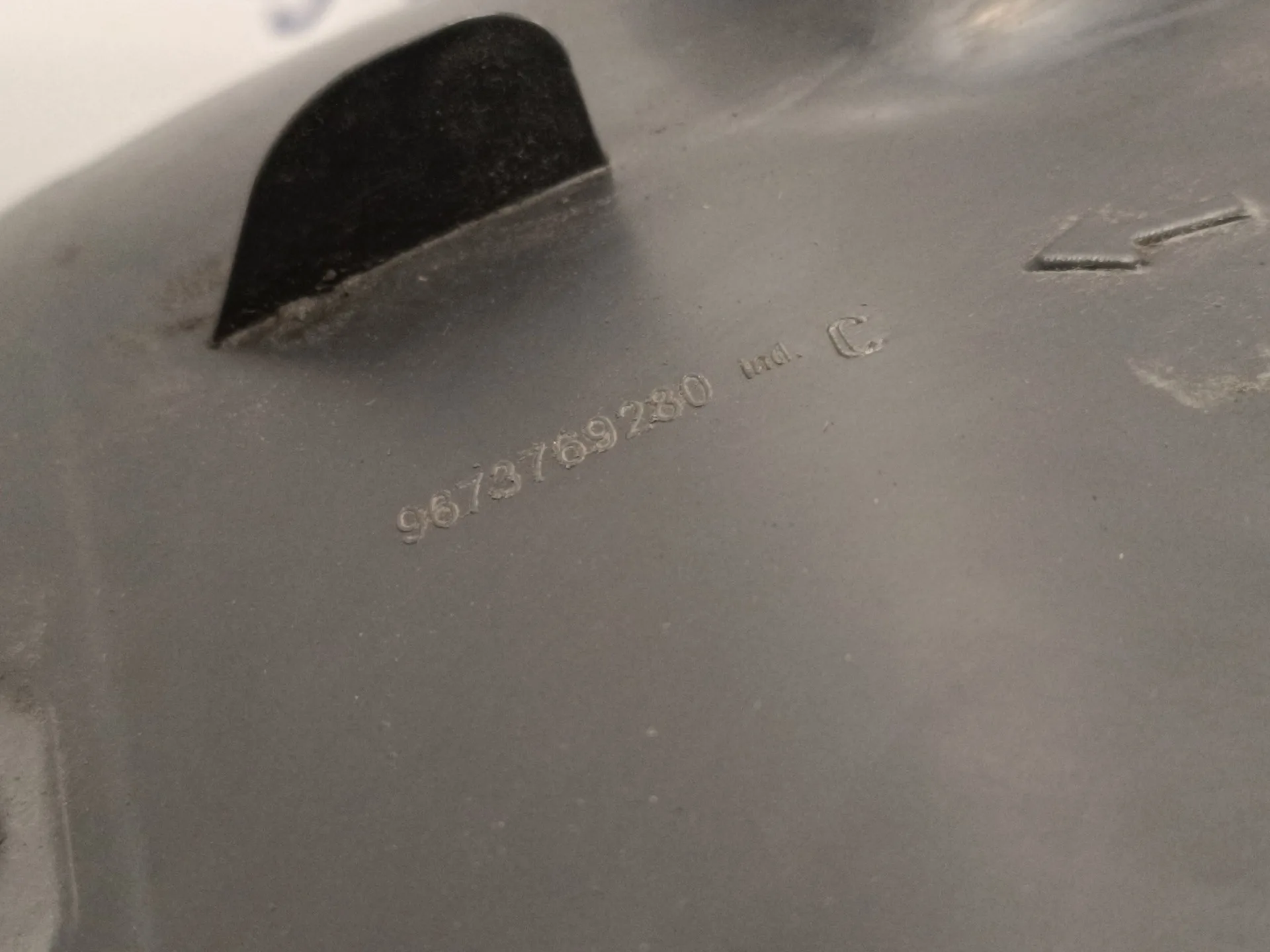Plastico Paso Rueda Trasero Izquierdo para Peugeot 208