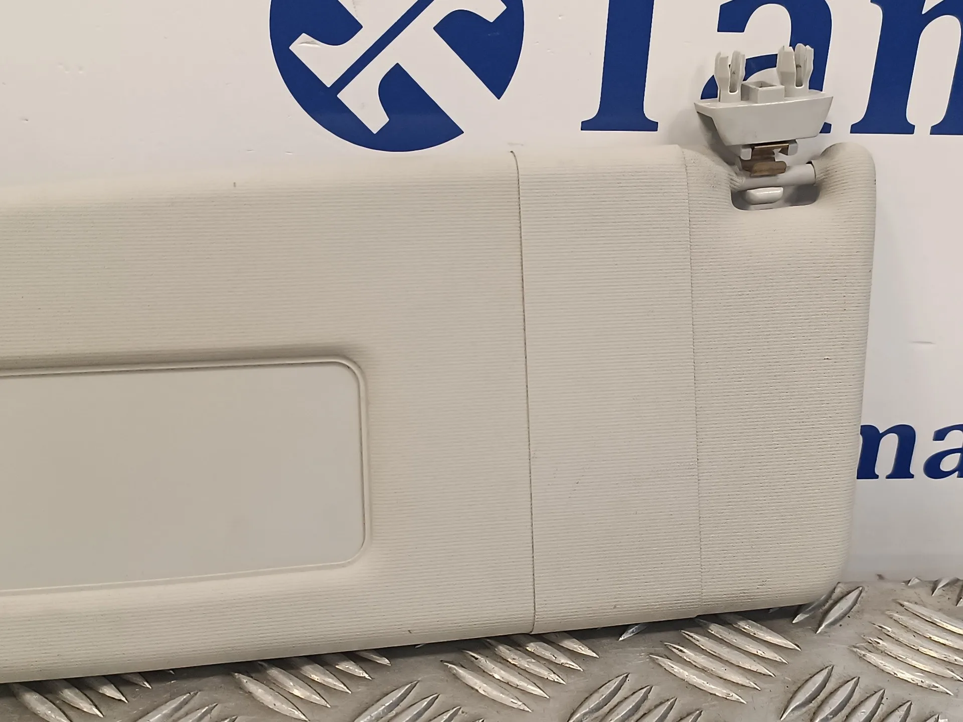 Parasol Izquierdo para Volkswagen Polo (6R1)