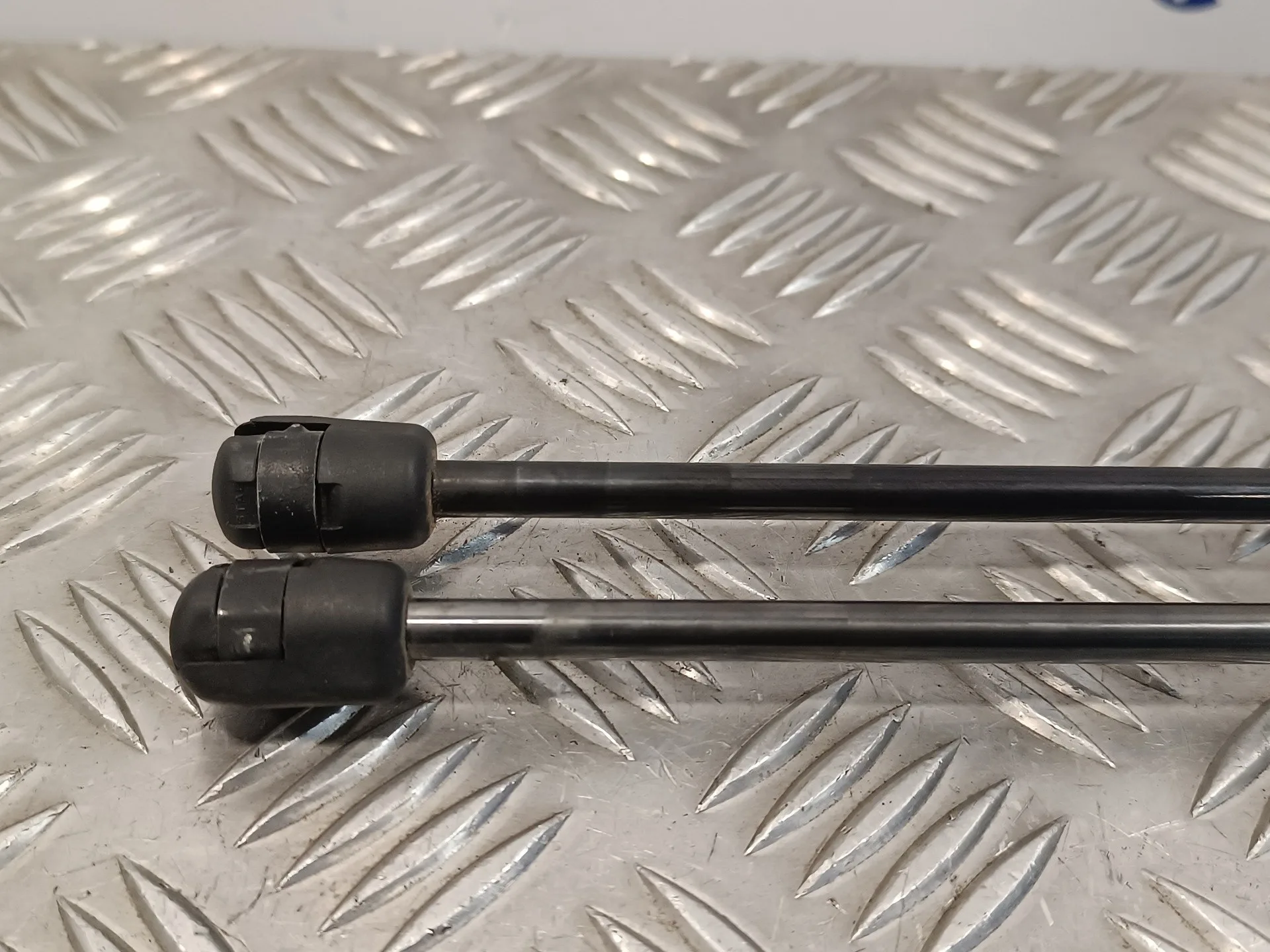 Amortiguadores Maletero / Porton para Mercedes-Benz Clase B (W245)