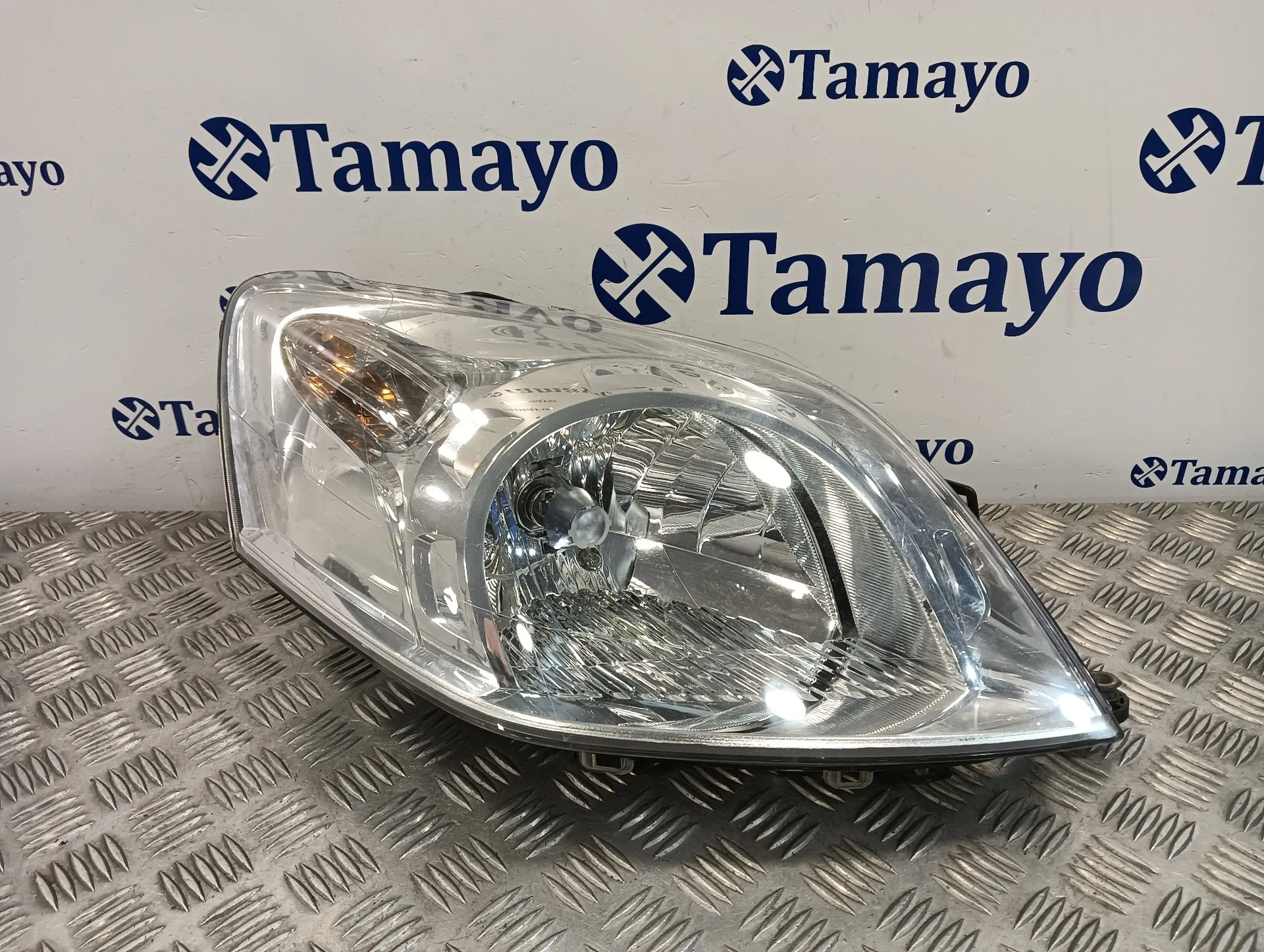 Faro Derecho para Fiat Fiorino