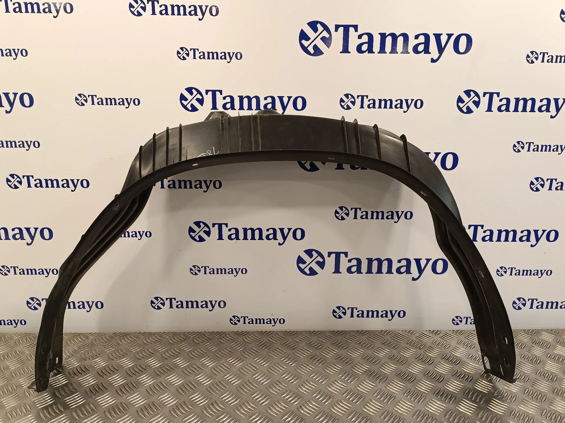 Plastico Paso Rueda Trasero Derecho para Toyota Hilux (Kun)