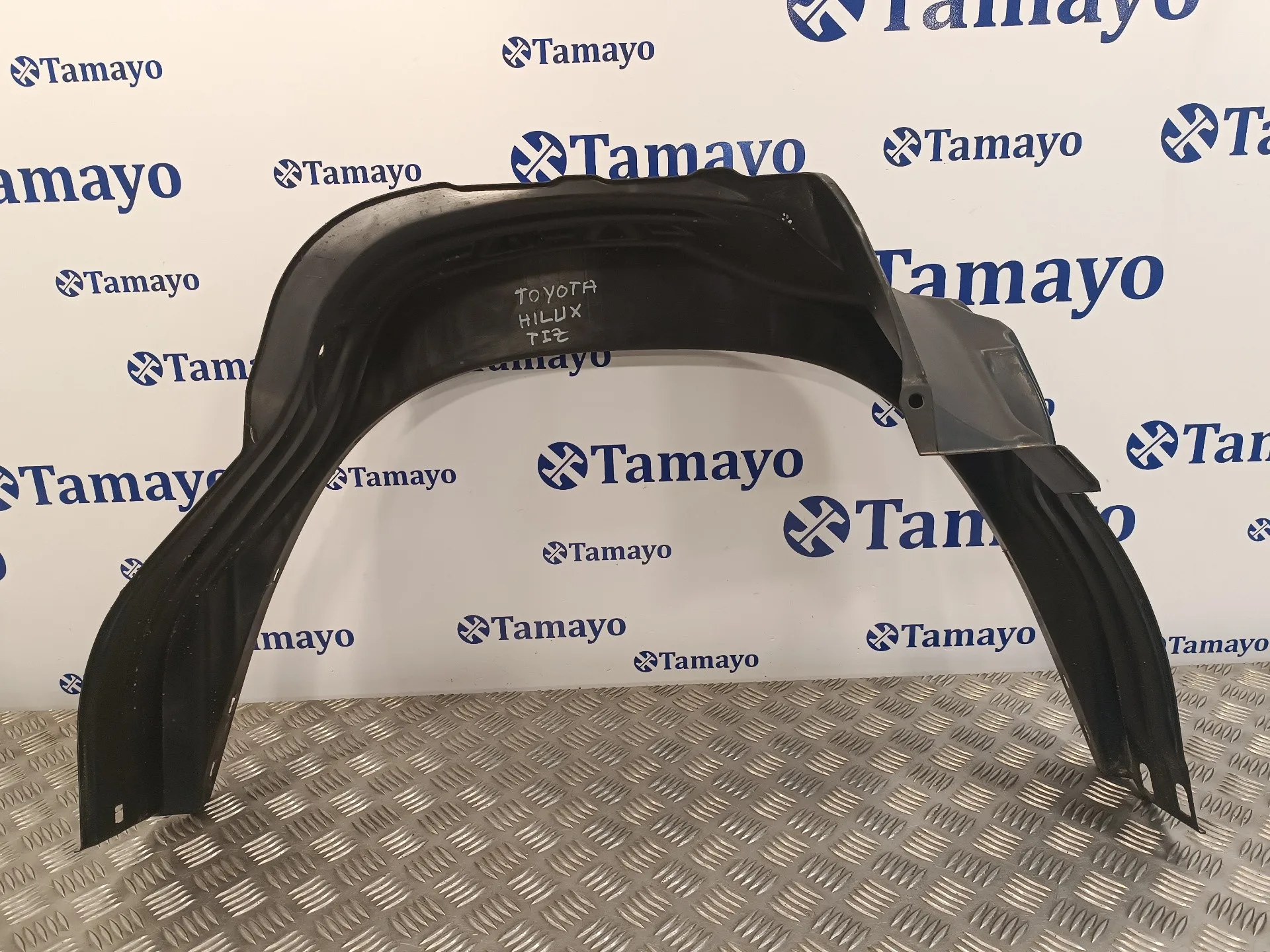 Plastico Paso Rueda Trasero Izquierdo para Toyota Hilux (Kun)