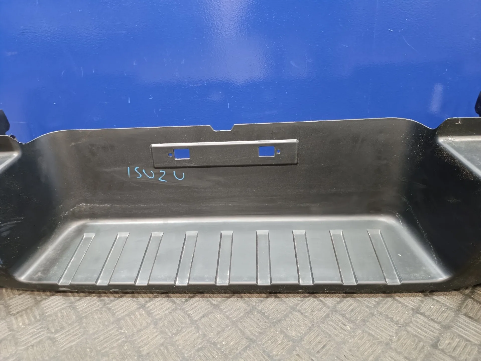 Paragolpes Trasero para Isuzu D-Max