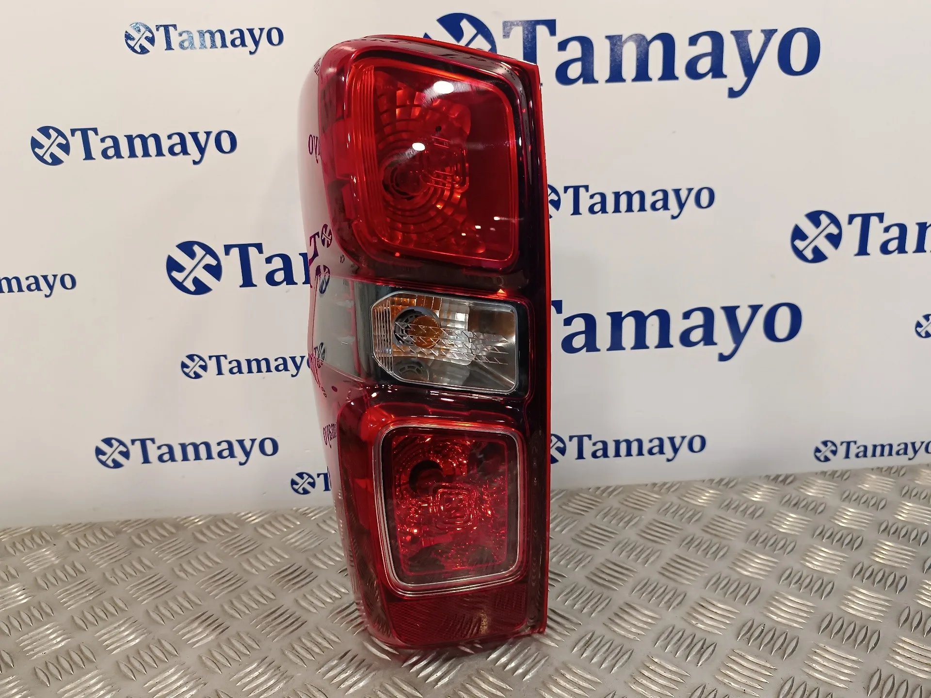 Piloto Trasero Izquierdo para Isuzu D-Max