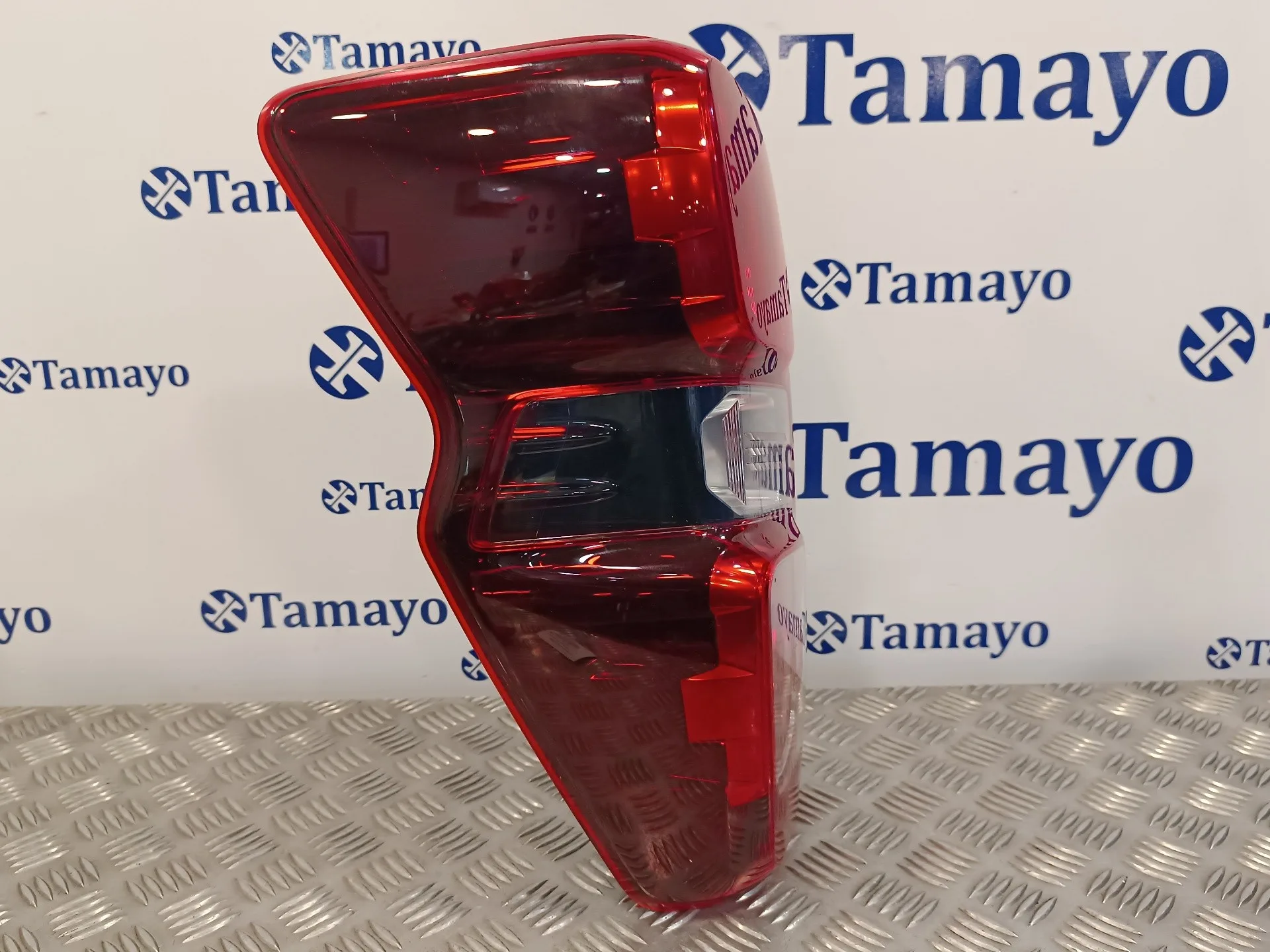 Piloto Trasero Izquierdo para Isuzu D-Max