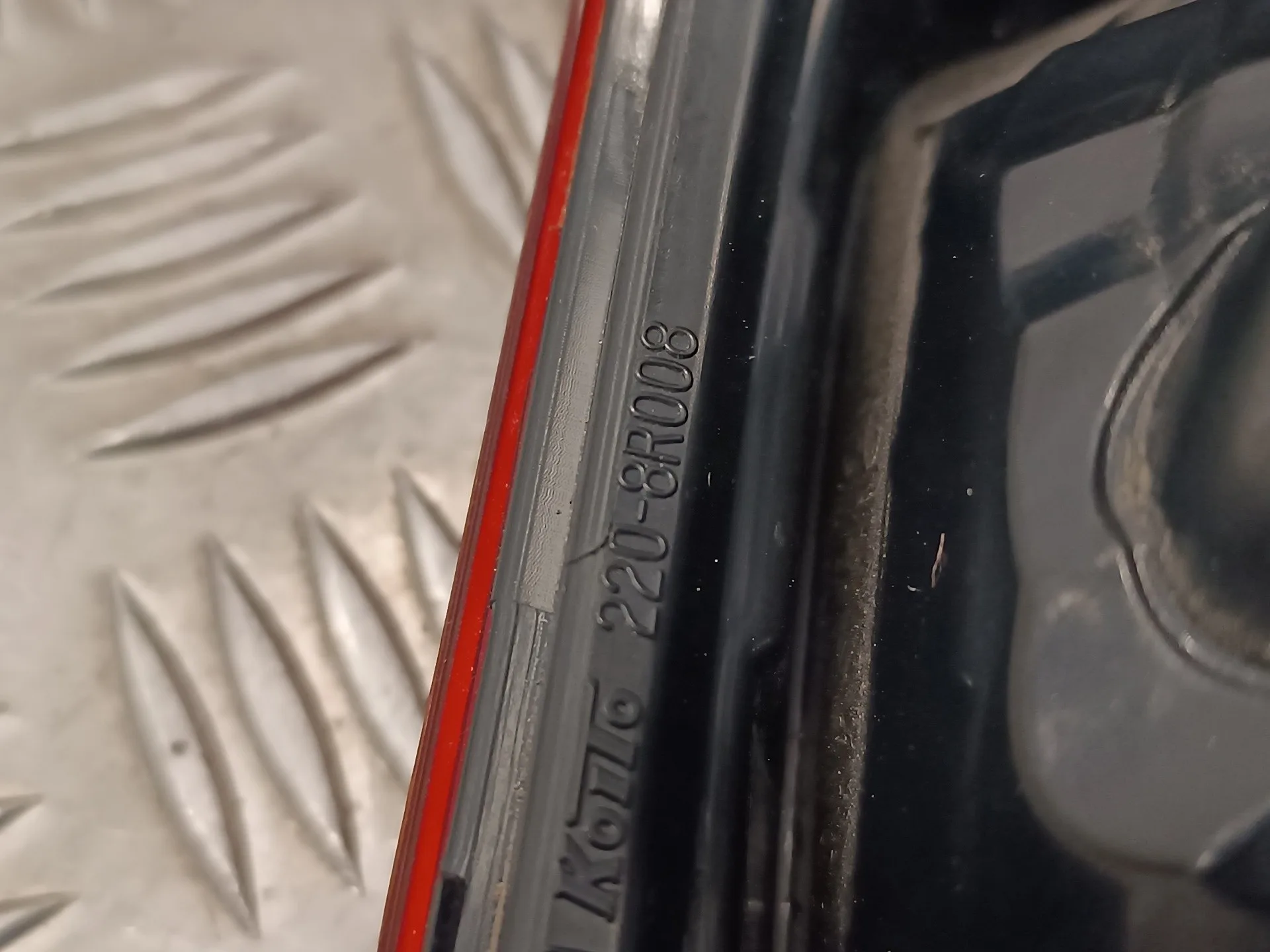 Piloto Trasero Izquierdo para Isuzu D-Max