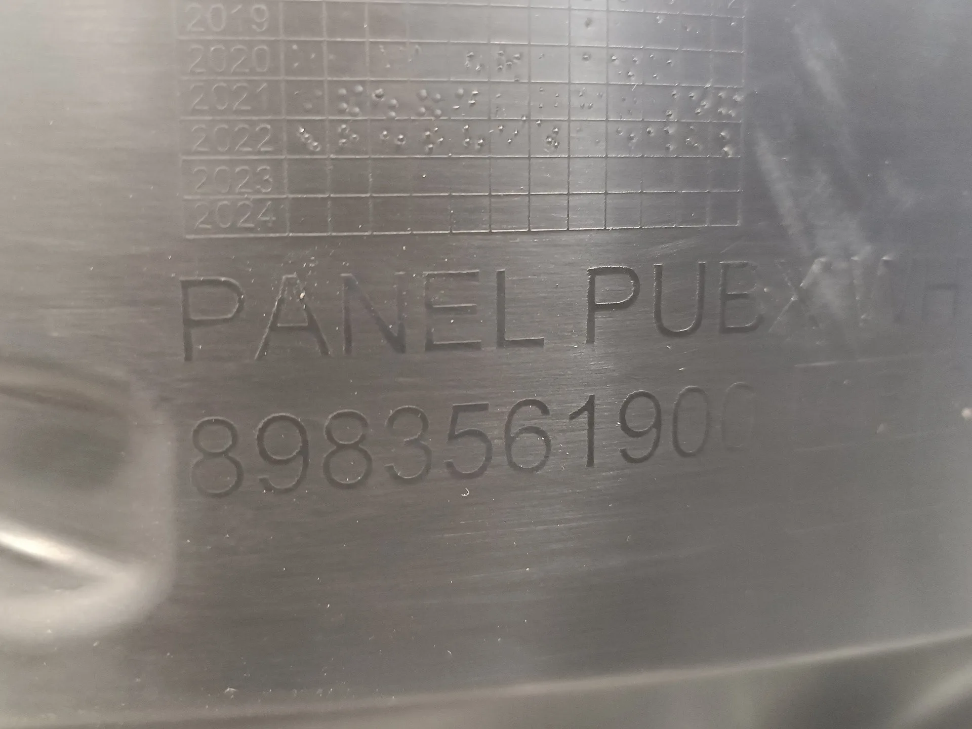 Plastico Paso Rueda Trasero Derecho para Isuzu D-Max