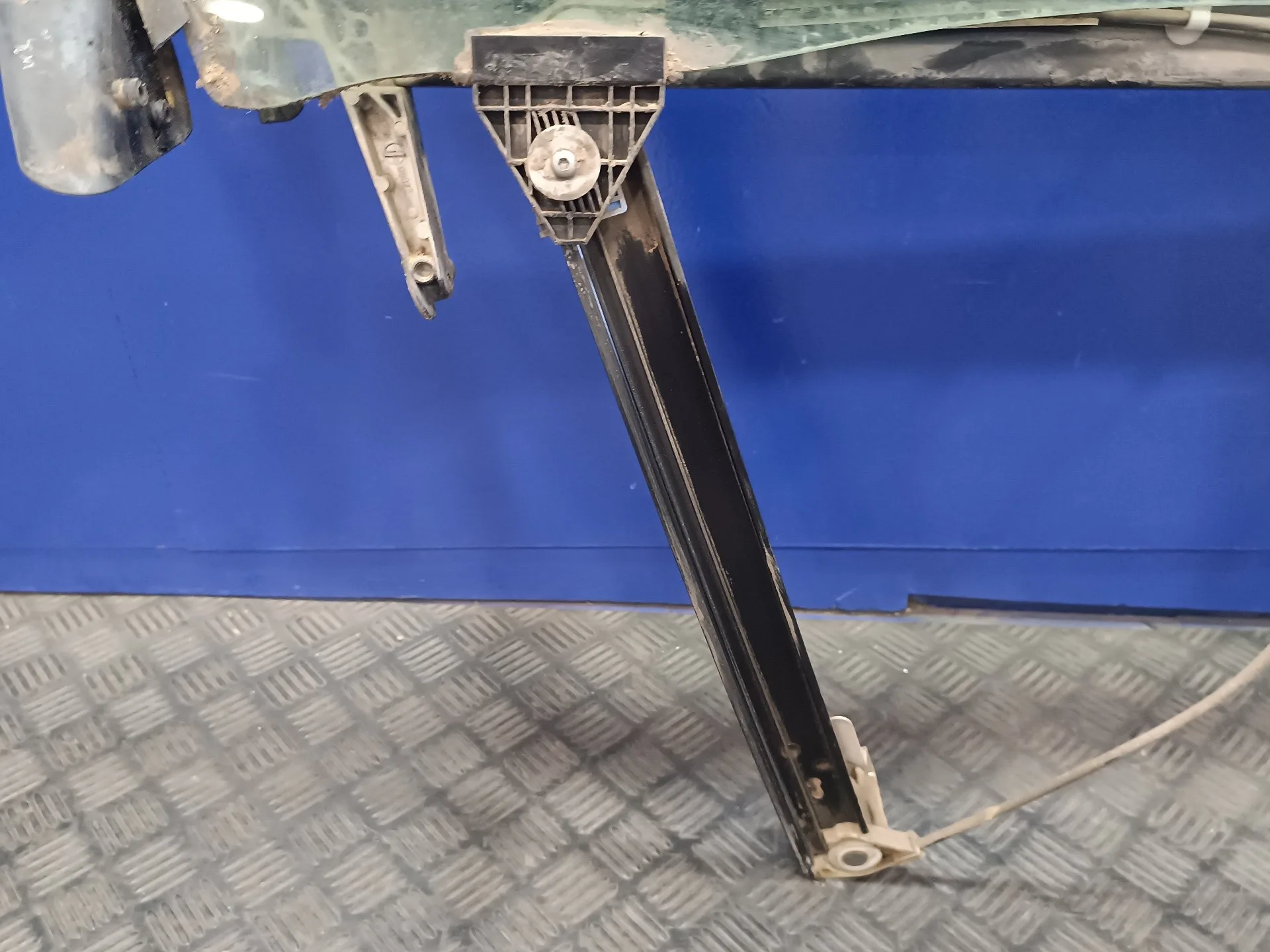 Elevalunas Delantero Derecho para Audi A4 Berlina (8E)