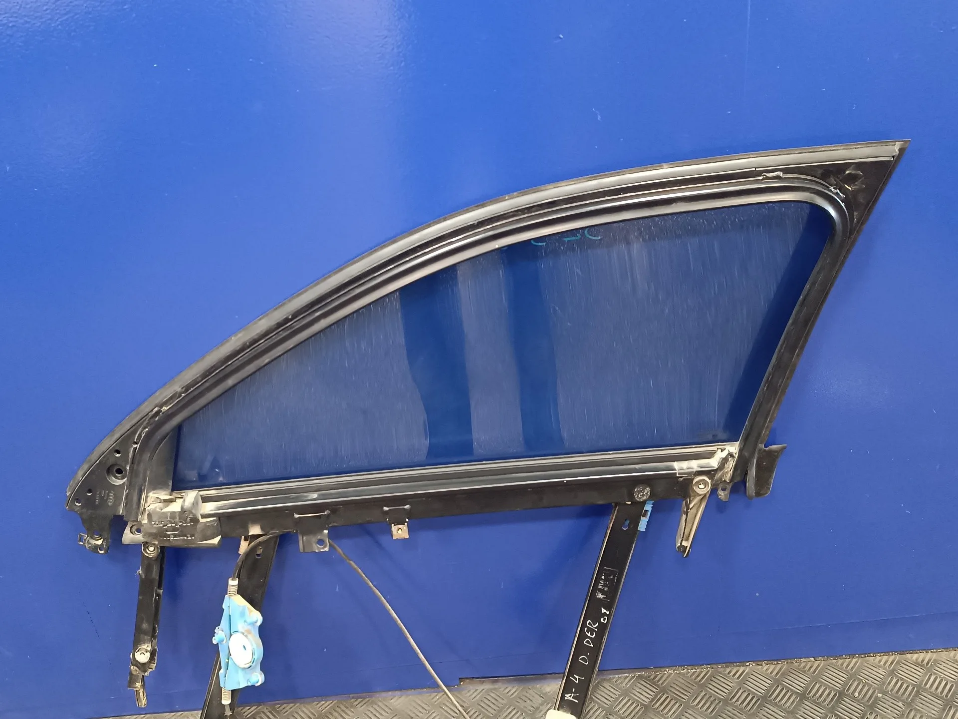 Elevalunas Delantero Derecho para Audi A4 Berlina (8E)