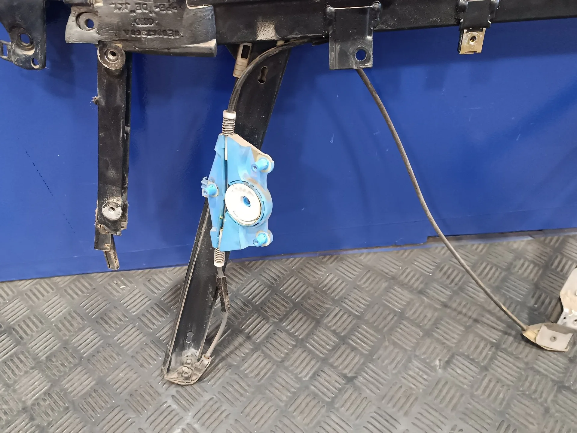 Elevalunas Delantero Derecho para Audi A4 Berlina (8E)