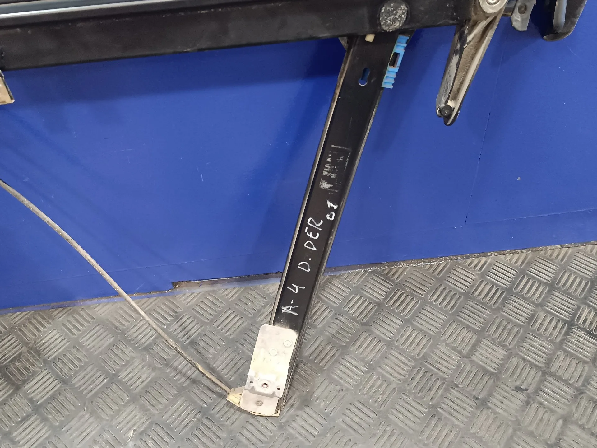 Elevalunas Delantero Derecho para Audi A4 Berlina (8E)